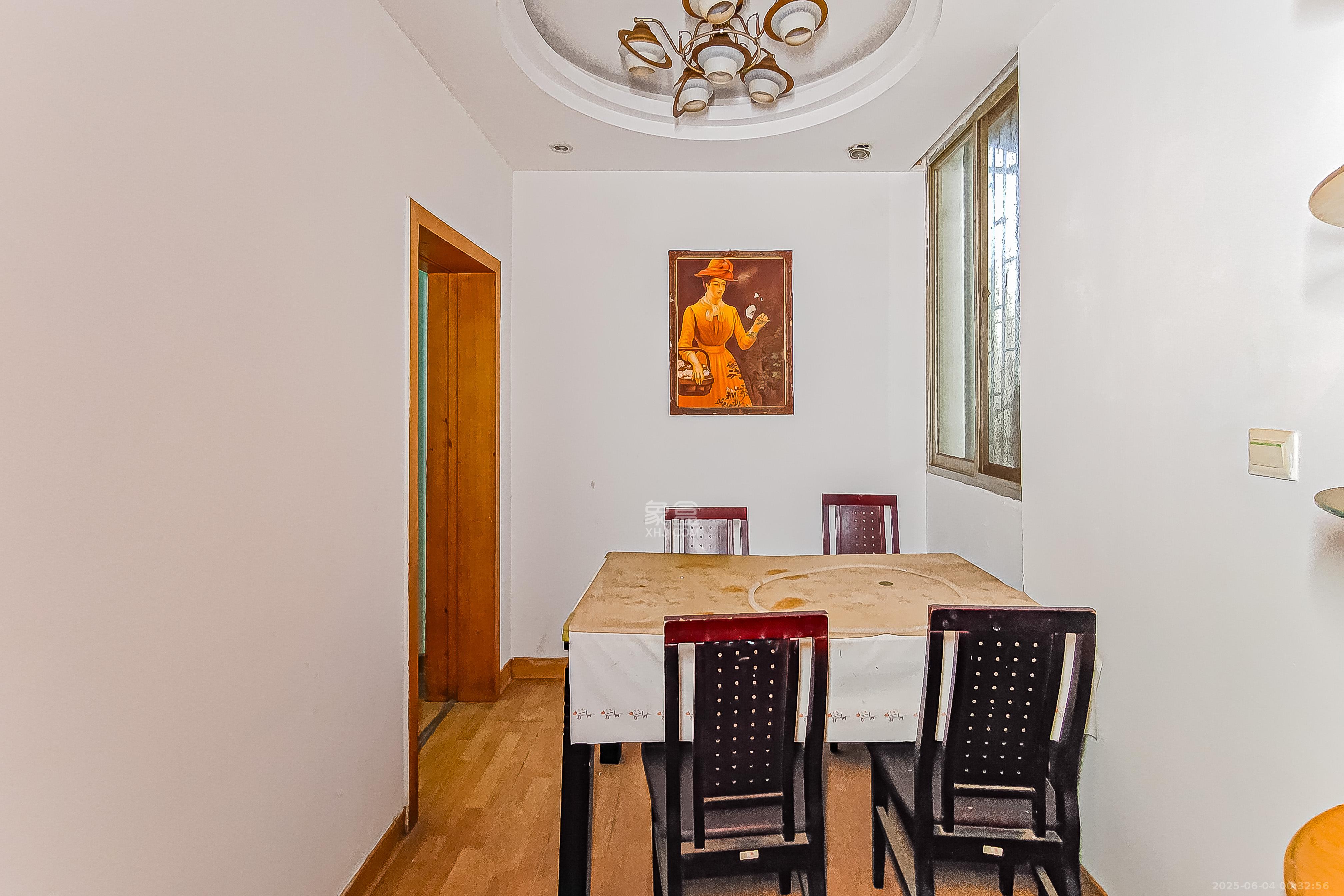 金科园  3室2厅1卫    58.0万 金科园  3室2厅1卫    58.0万客厅