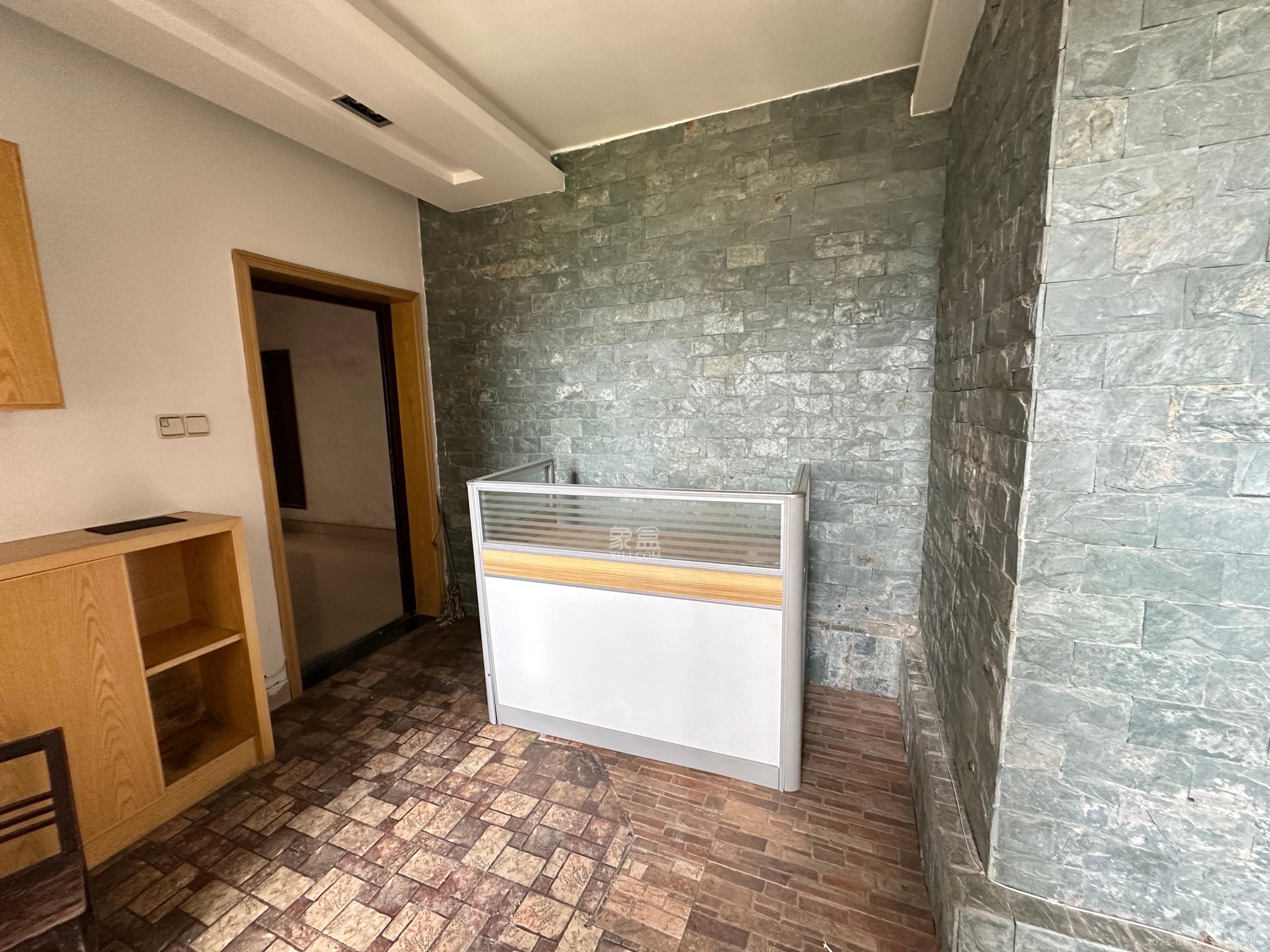 金域南外滩(望江佳园) 3室2厅2卫 3600.0元/月 金域南外滩(望江佳园) 3室2厅2卫 3600.0元/月室内图