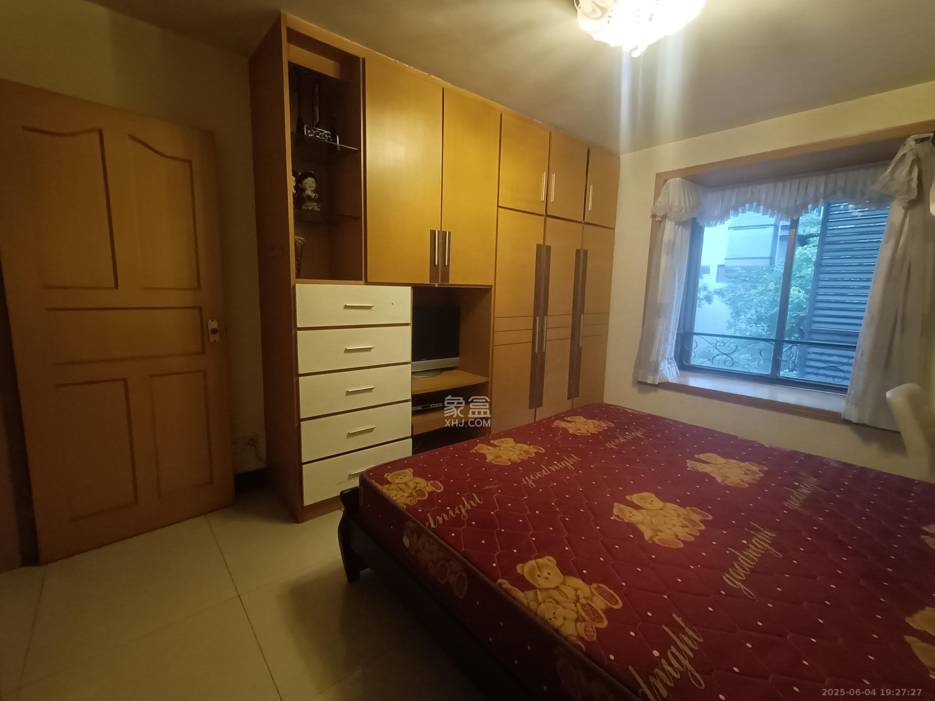 金府嘉苑  3室2厅1卫    3000.0元/月 金府嘉苑  3室2厅1卫    3000.0元/月室内图