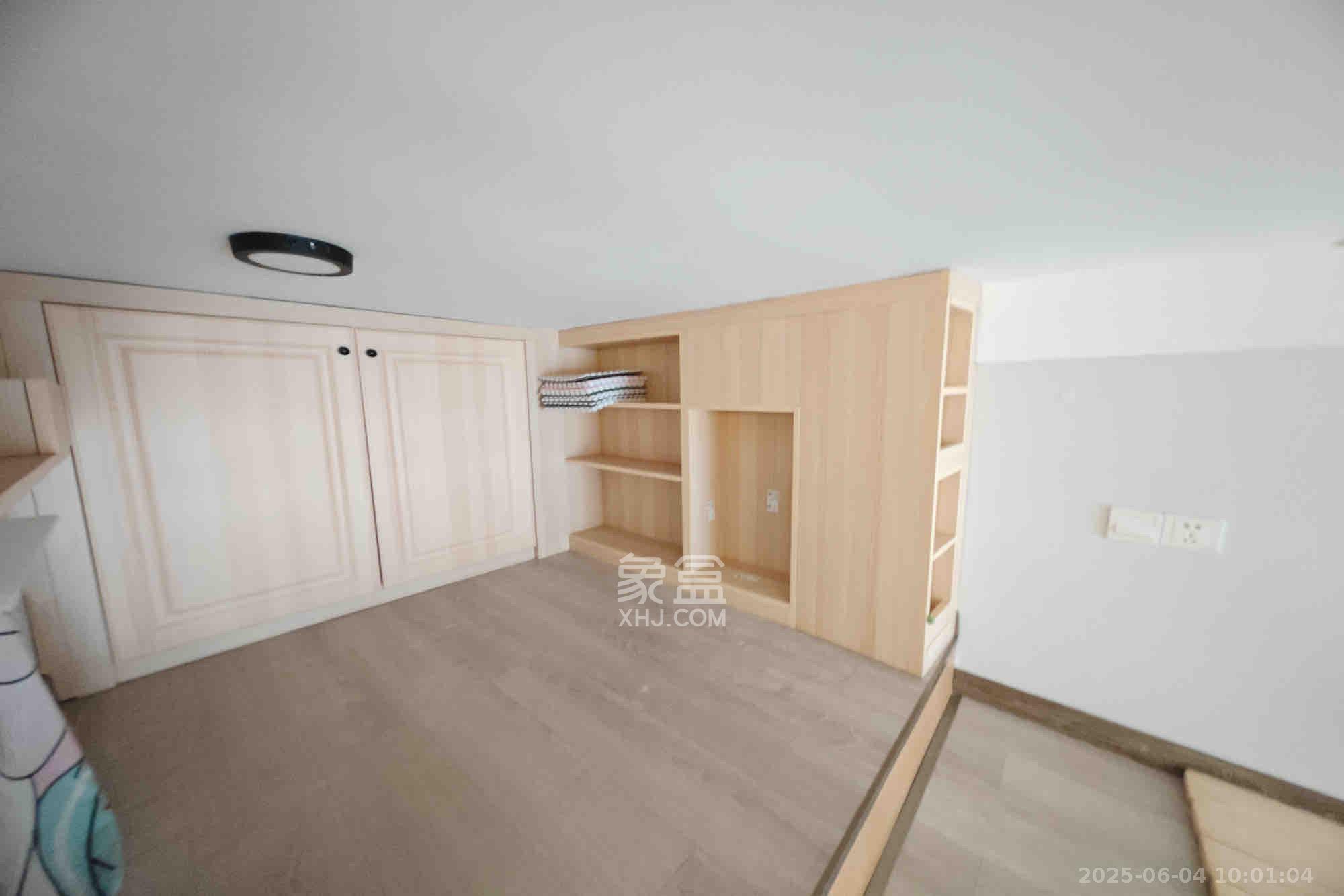 拿铁空间  1室1厅1卫    1600.0元/月 拿铁空间  1室1厅1卫    1600.0元/月室内图