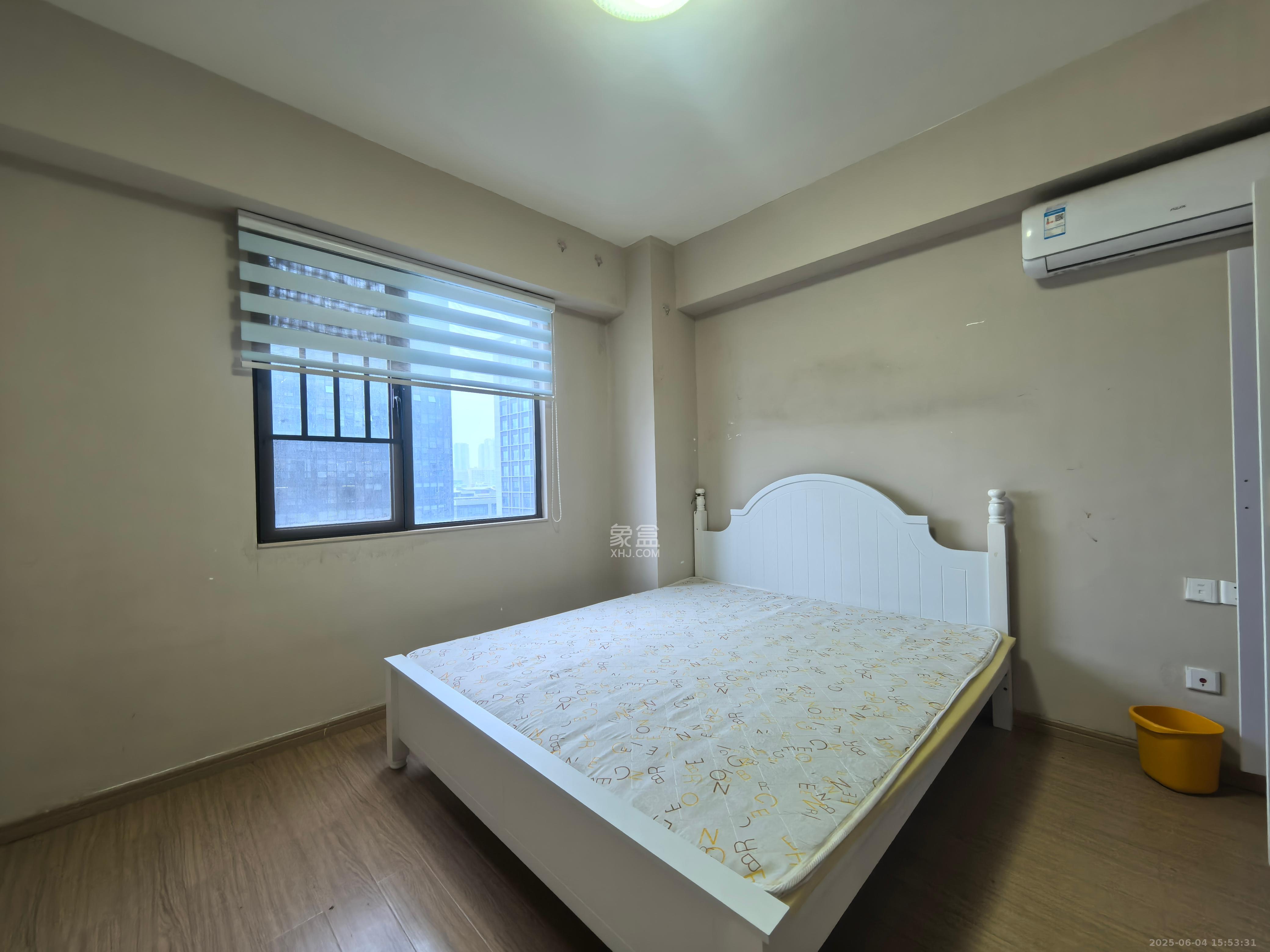 麓谷小镇  3室2厅1卫   2100.00元/月室内图