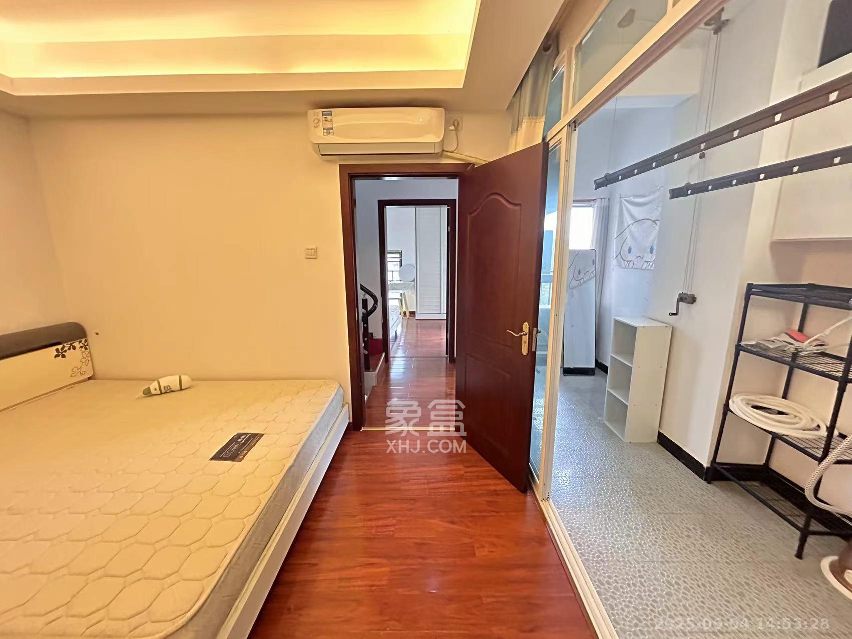 郡原居里 3室2厅1卫 2200.0元/月 郡原居里 3室2厅1卫 2200.0元/月室内图