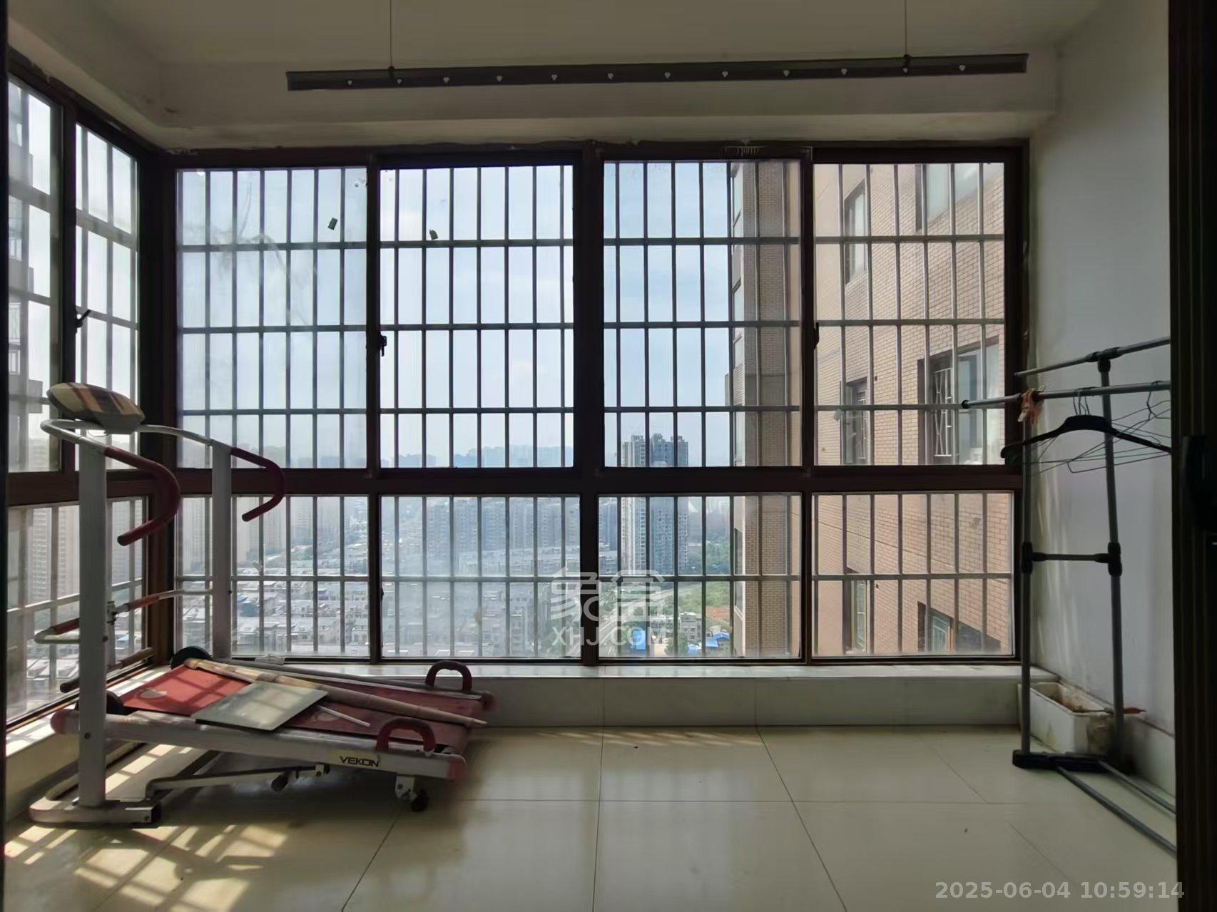 锑都家园 4室2厅2卫 1500.0元/月 锑都家园 4室2厅2卫 1500.0元/月室内图