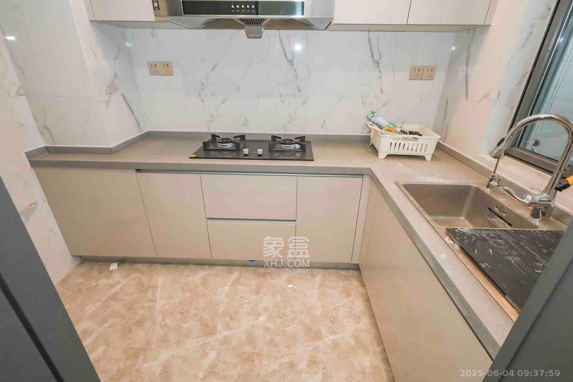 复地滨江金融中心  4室2厅1卫    7000.0元/月 复地滨江金融中心  4室2厅1卫    7000.0元/月室内图