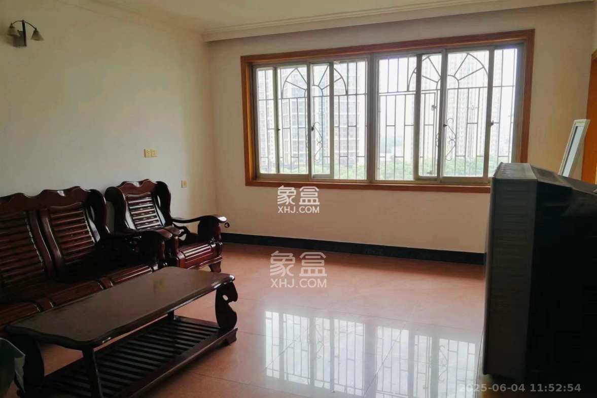 白云社区 1室0厅0卫 1800.0元/月 白云社区 1室0厅0卫 1800.0元/月室内图