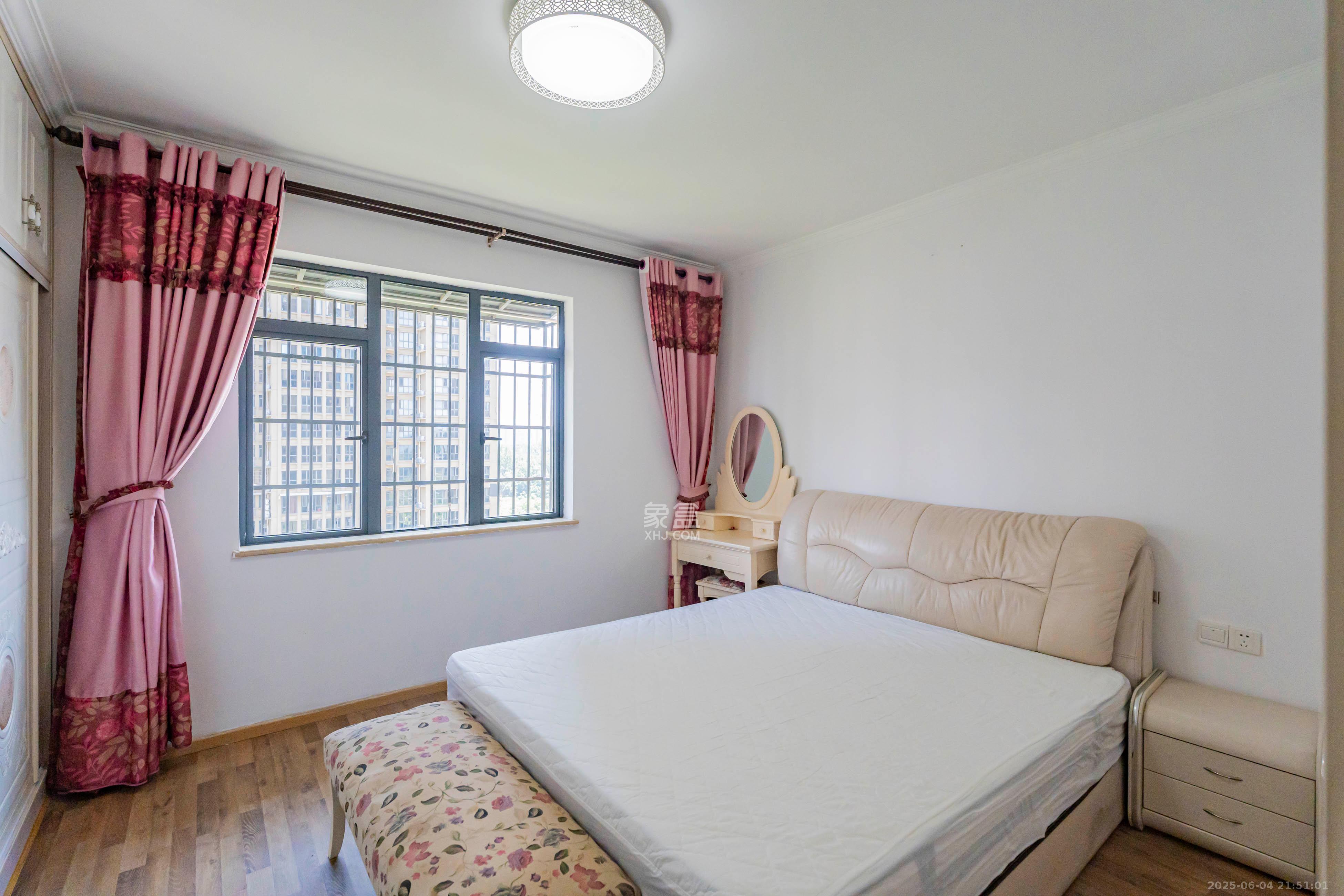 悦湖山 4室2厅1卫 75.0万 悦湖山 4室2厅1卫 75.0万卧室