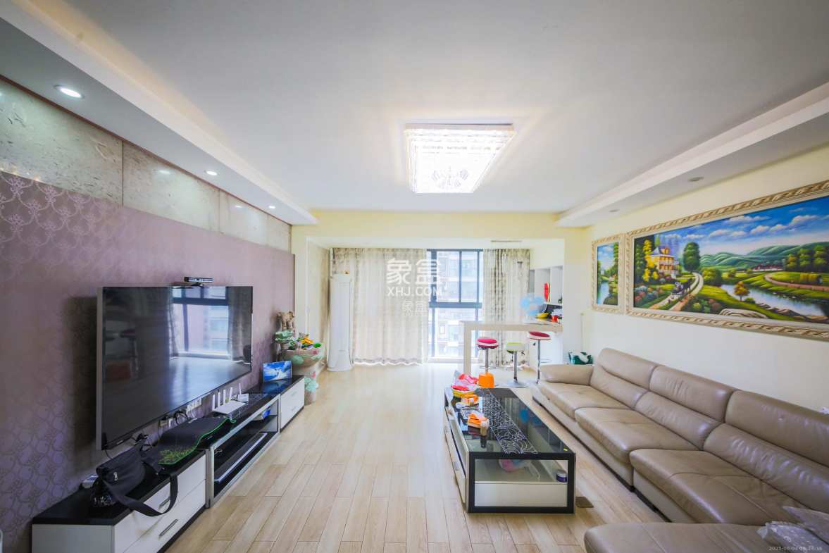 湘水熙园 1室2厅3卫 165.0万 湘水熙园 1室2厅3卫 165.0万客厅