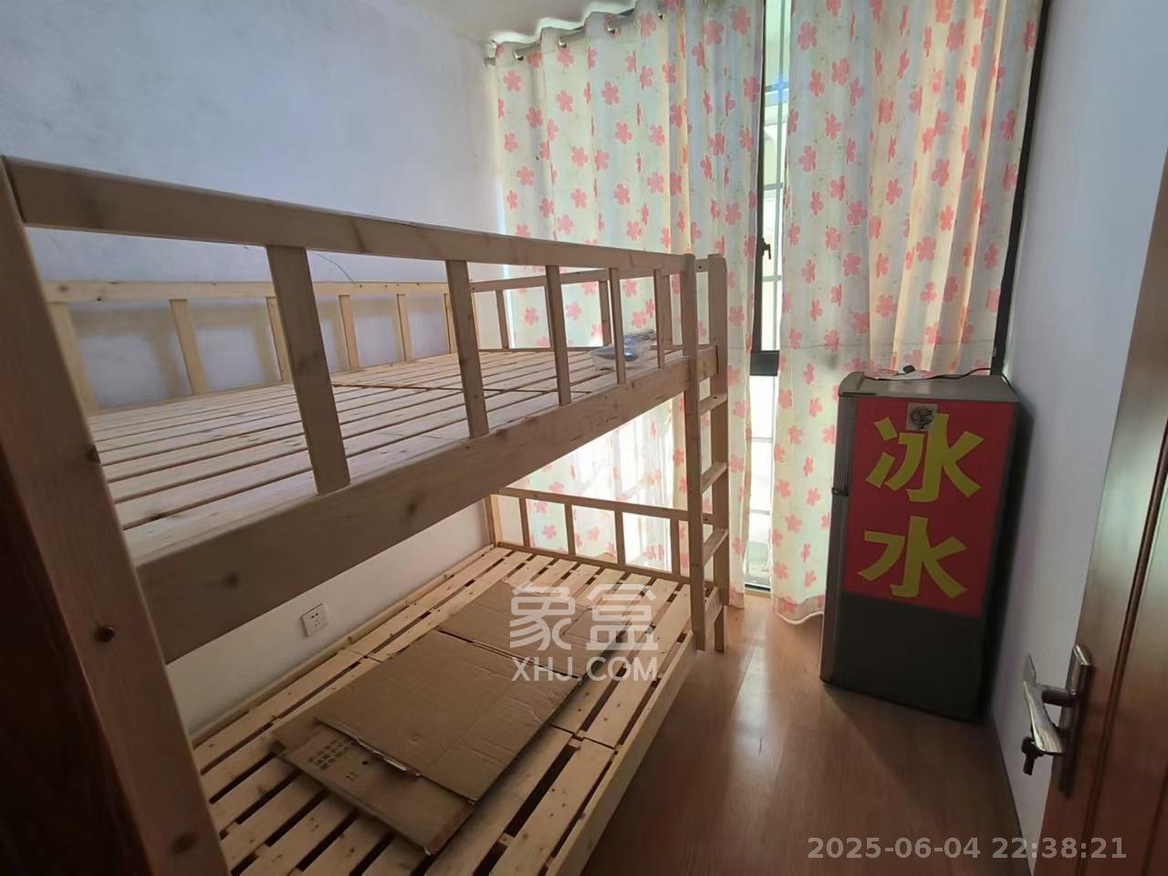金富星城  3室2厅1卫   1500.00元/月室内图
