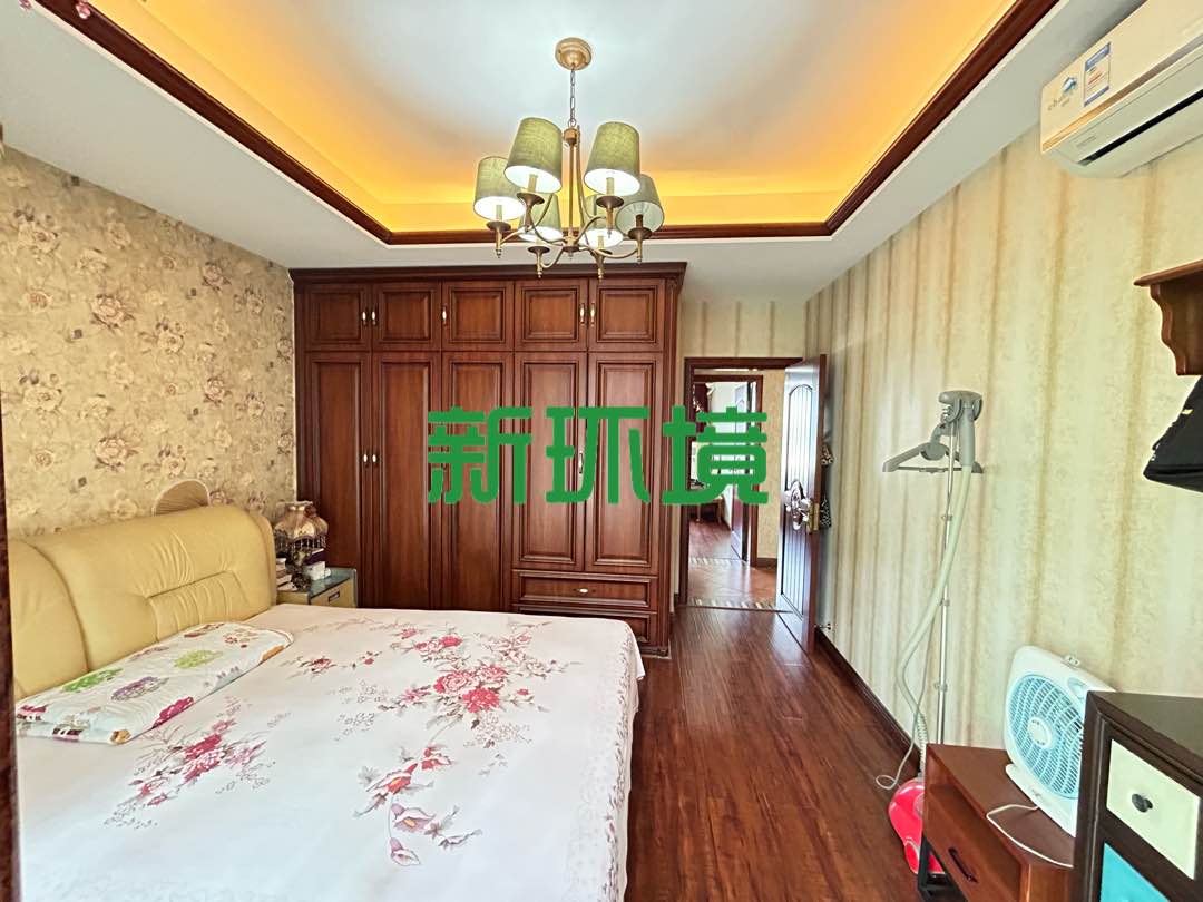 高盛澧园一二期  4室2厅2卫   118.00万客厅