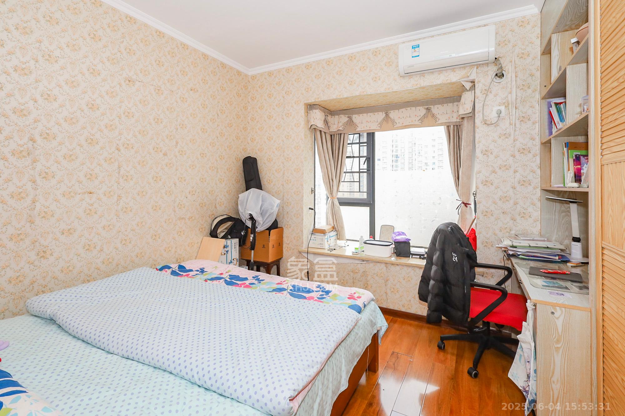 钰龙天下一期 3室2厅2卫 262.0万 钰龙天下一期 3室2厅2卫 262.0万卧室