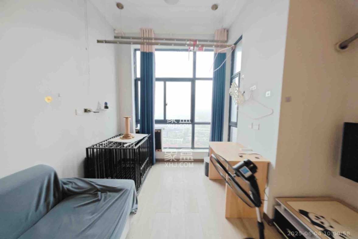 拿铁空间  1室1厅1卫    1600.0元/月 拿铁空间  1室1厅1卫    1600.0元/月室内图