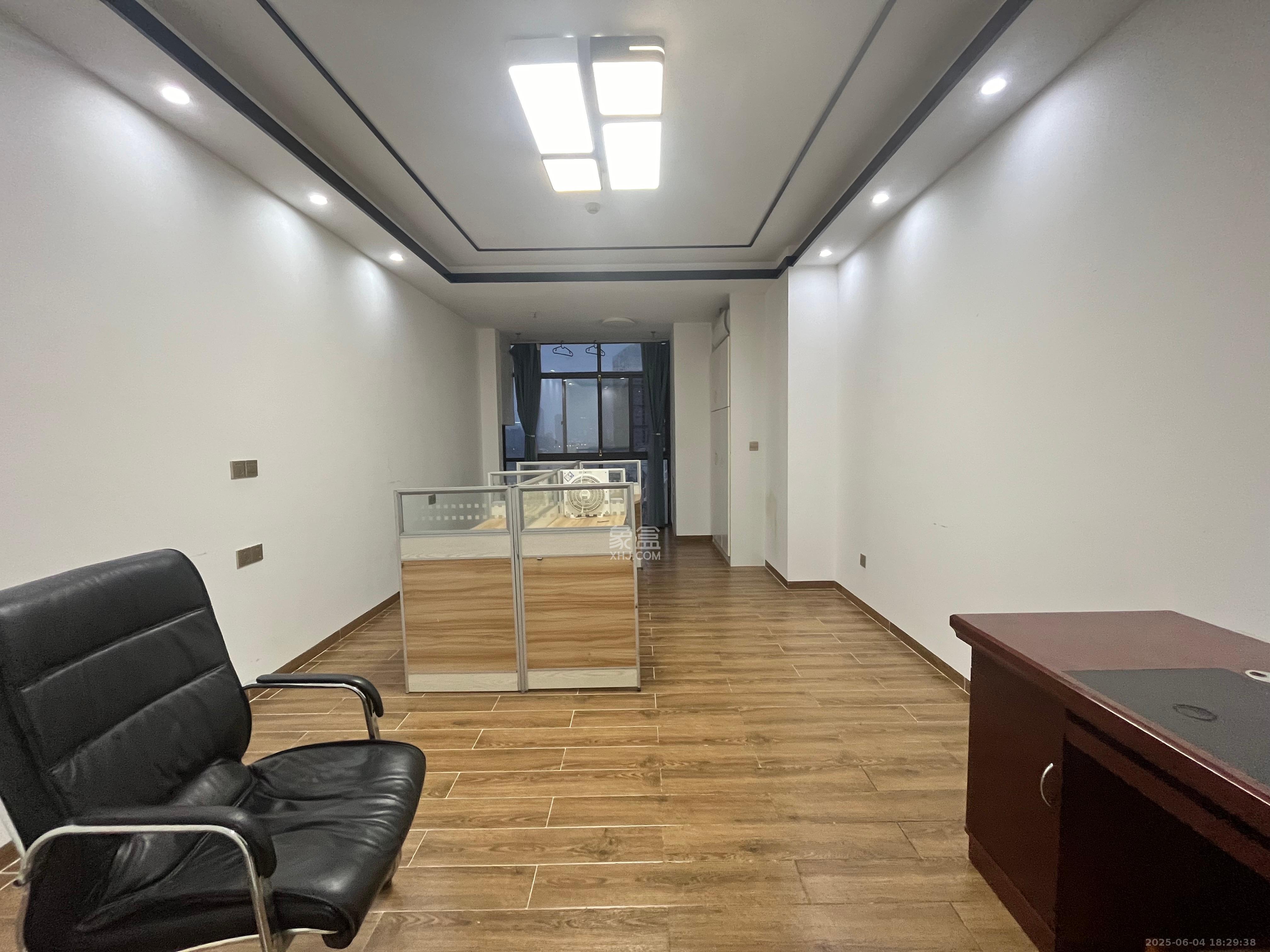 西子湖畔沃府  1室1厅1卫    1800.0元/月室内图