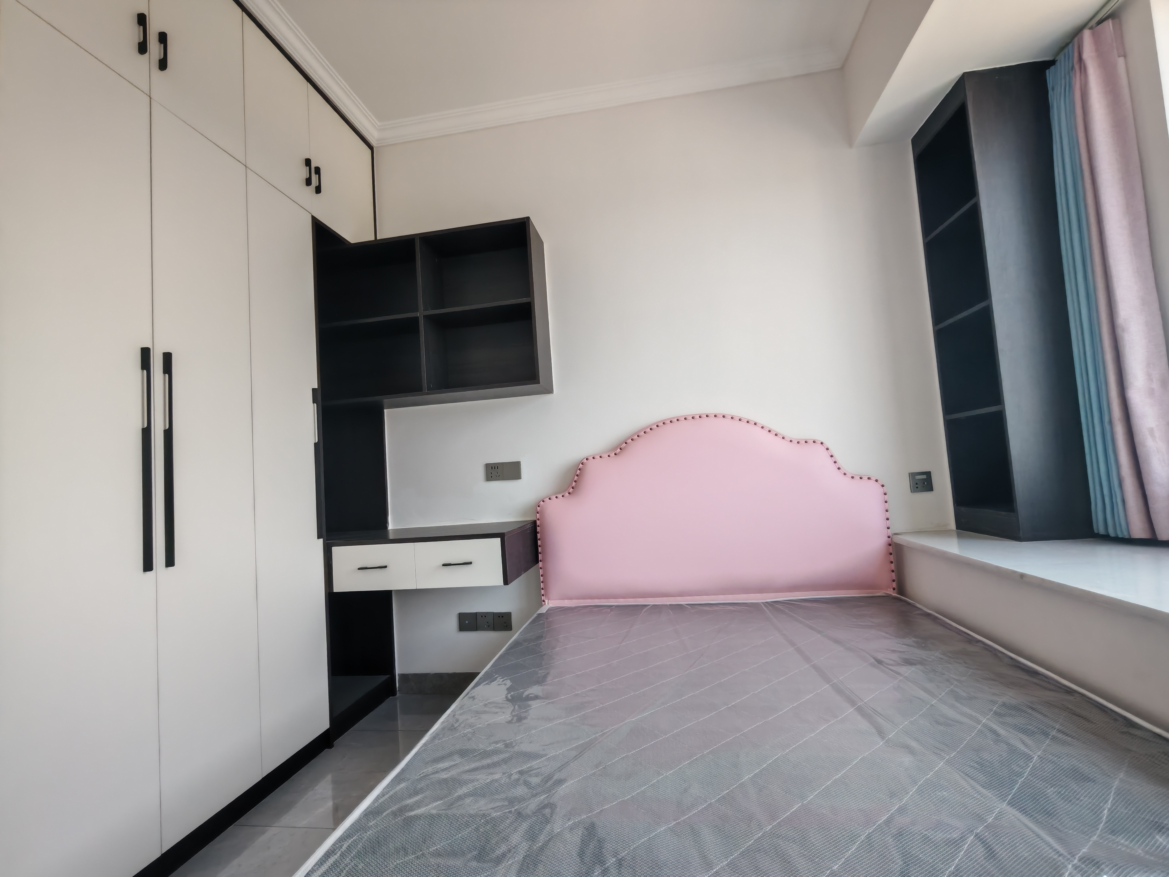 百弘学府城 3室2厅2卫 79.8万 百弘学府城 3室2厅2卫 79.8万客厅