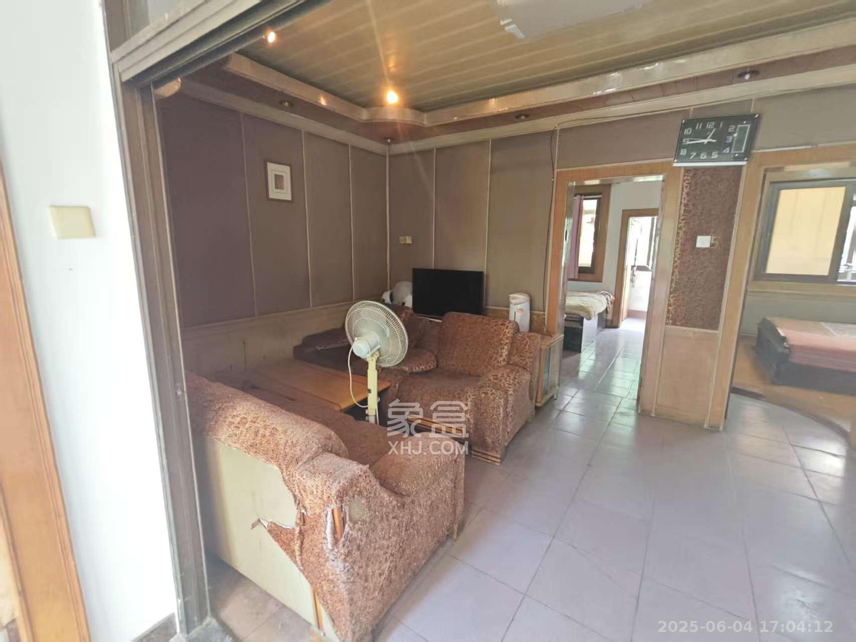 省水院宿舍 2室1厅1卫 1500.0元/月 省水院宿舍 2室1厅1卫 1500.0元/月室内图