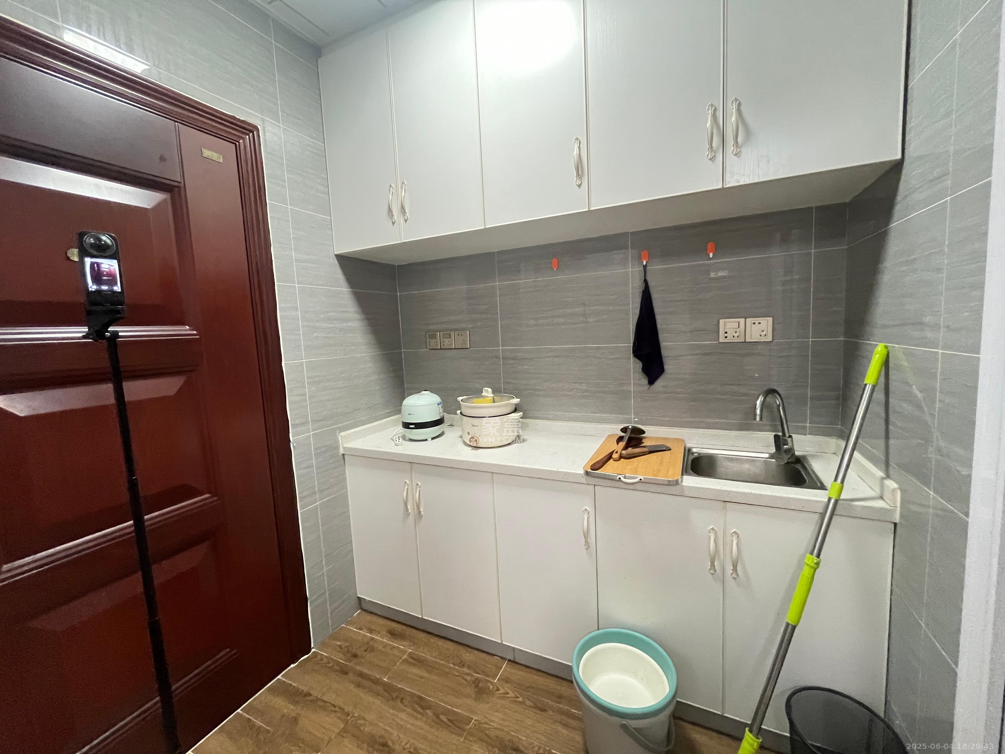 西子湖畔沃府  1室1厅1卫    1800.0元/月室内图