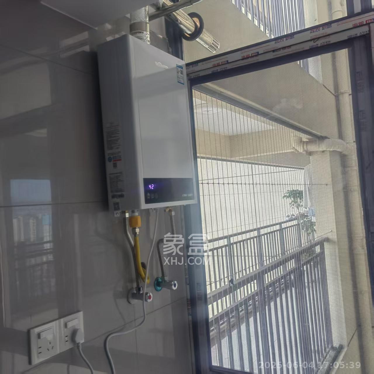 莲香园  3室2厅2卫   2200.00元/月室内图