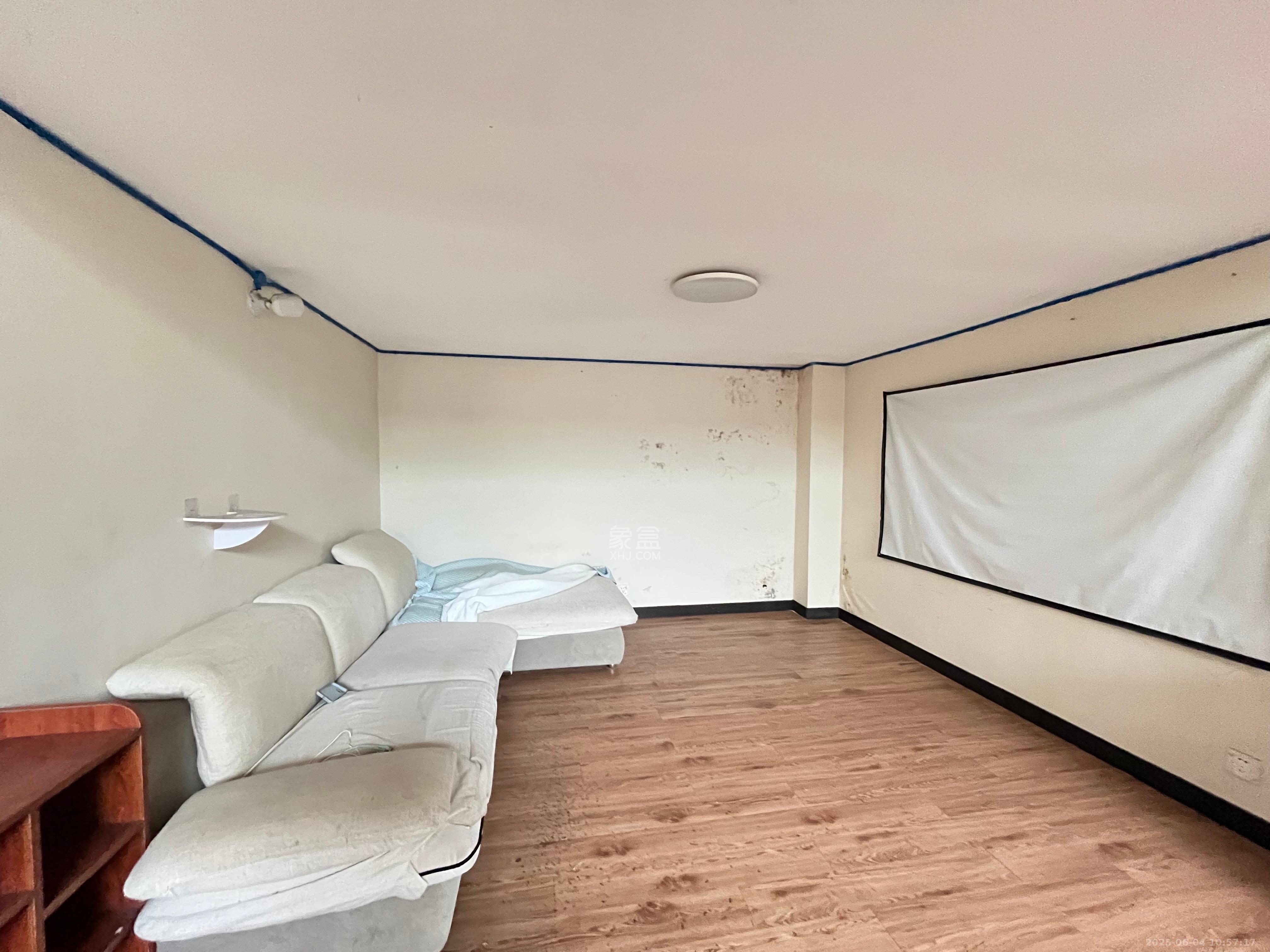 枫林美景  4室2厅1卫   5500.00元/月室内图