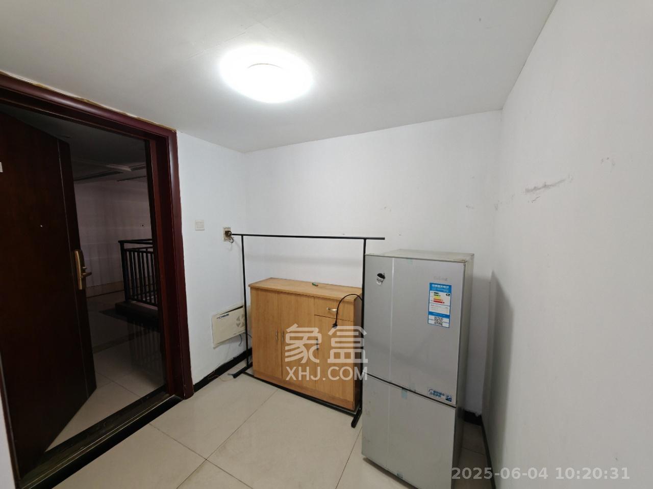达美D6区  2室1厅1卫   2200.00元/月室内图