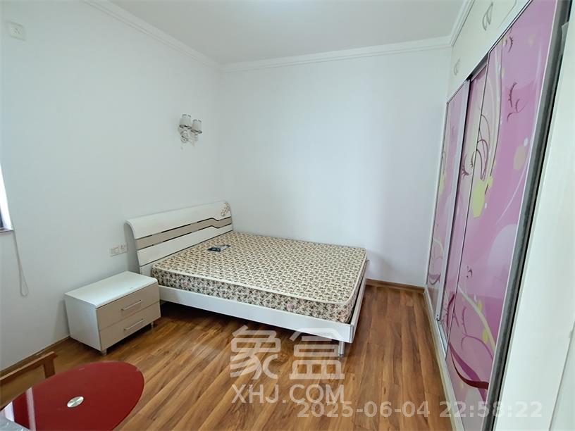 阳光100一期、四五期 3室2厅1卫 2200.0元/月 阳光100一期、四五期 3室2厅1卫 2200.0元/月室内图