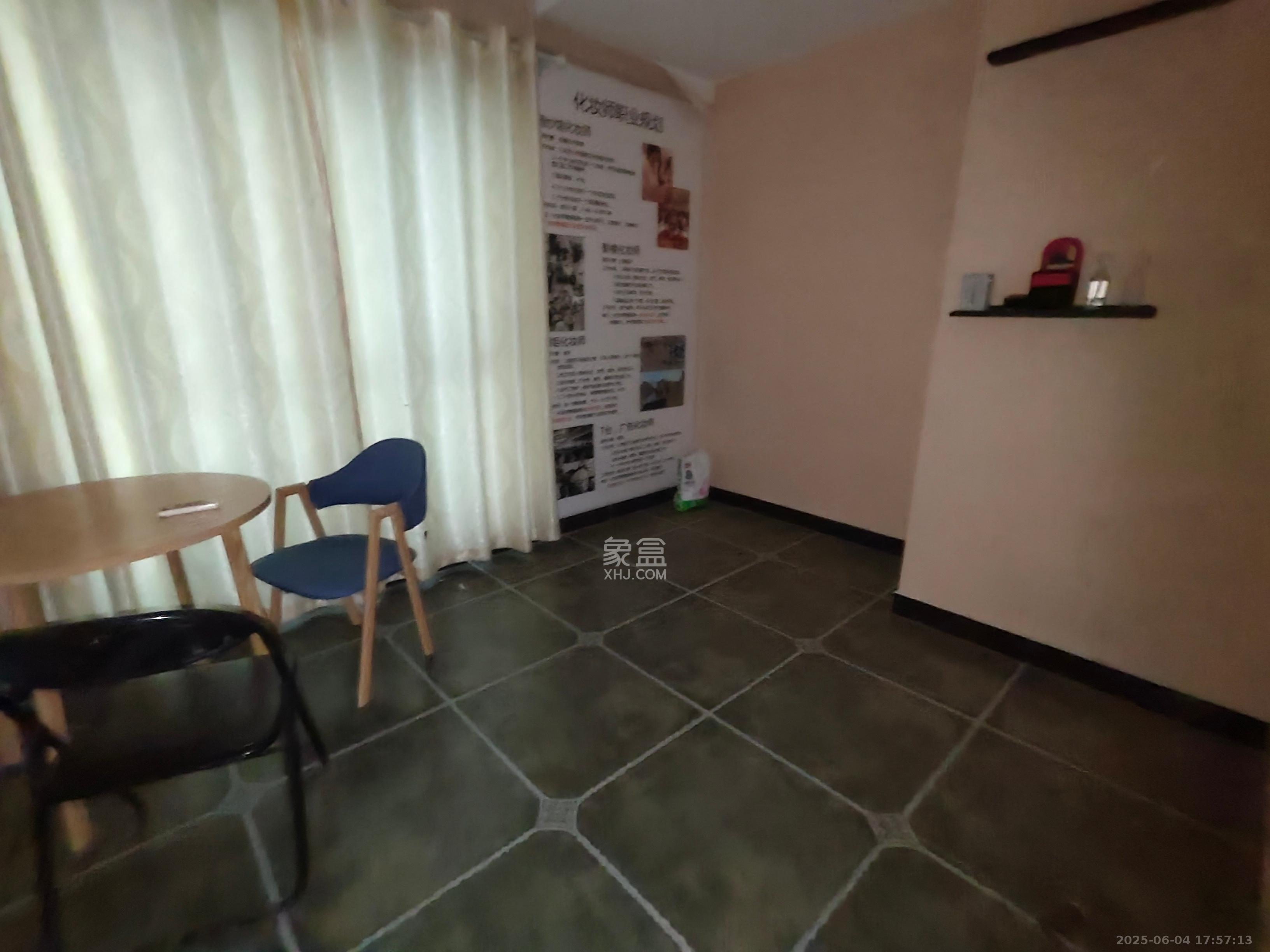 亚商国际  2室2厅1卫    1700.0元/月 亚商国际  2室2厅1卫    1700.0元/月室内图