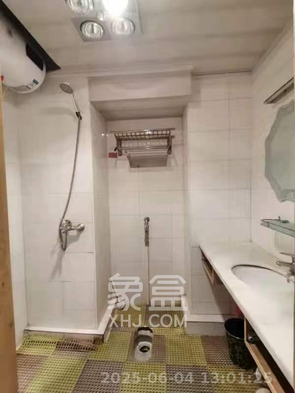 伍家岭生活广场  1室1厅1卫   1300.00元/月室内图