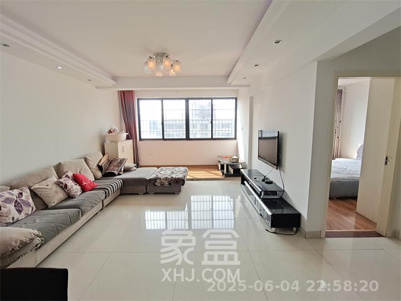 阳光100一期、四五期 3室2厅1卫 2200.0元/月 阳光100一期、四五期 3室2厅1卫 2200.0元/月室内图