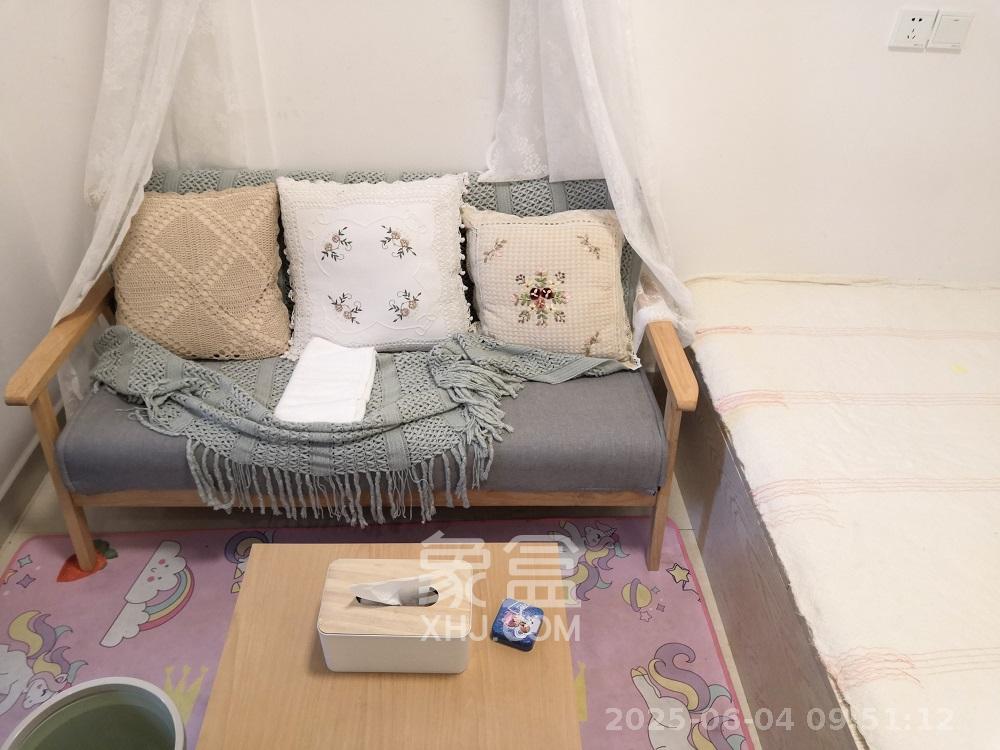 保利麓谷林语I区  1室1厅1卫   1300.00元/月室内图