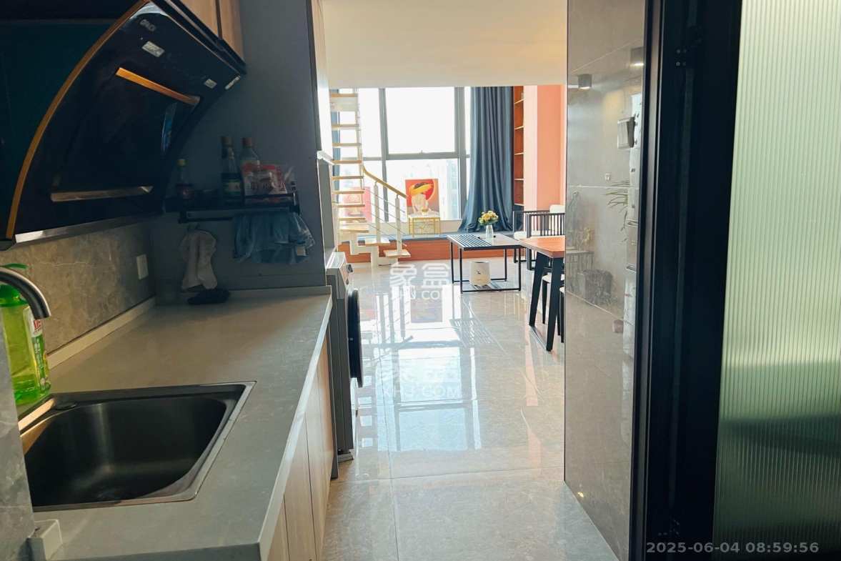 裕天国际商汇中心 1室1厅1卫 2200.0元/月 裕天国际商汇中心 1室1厅1卫 2200.0元/月室内图