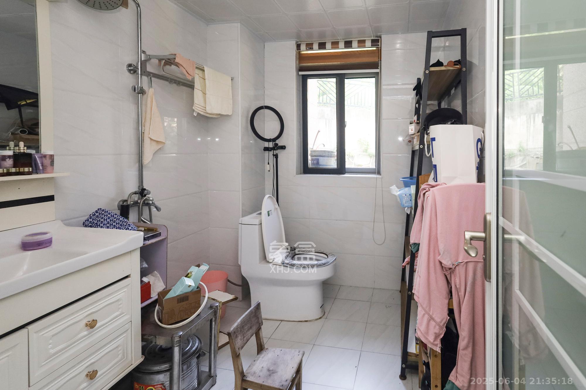 钱隆世家 3室2厅2卫 112.0万 钱隆世家 3室2厅2卫 112.0万卫生间