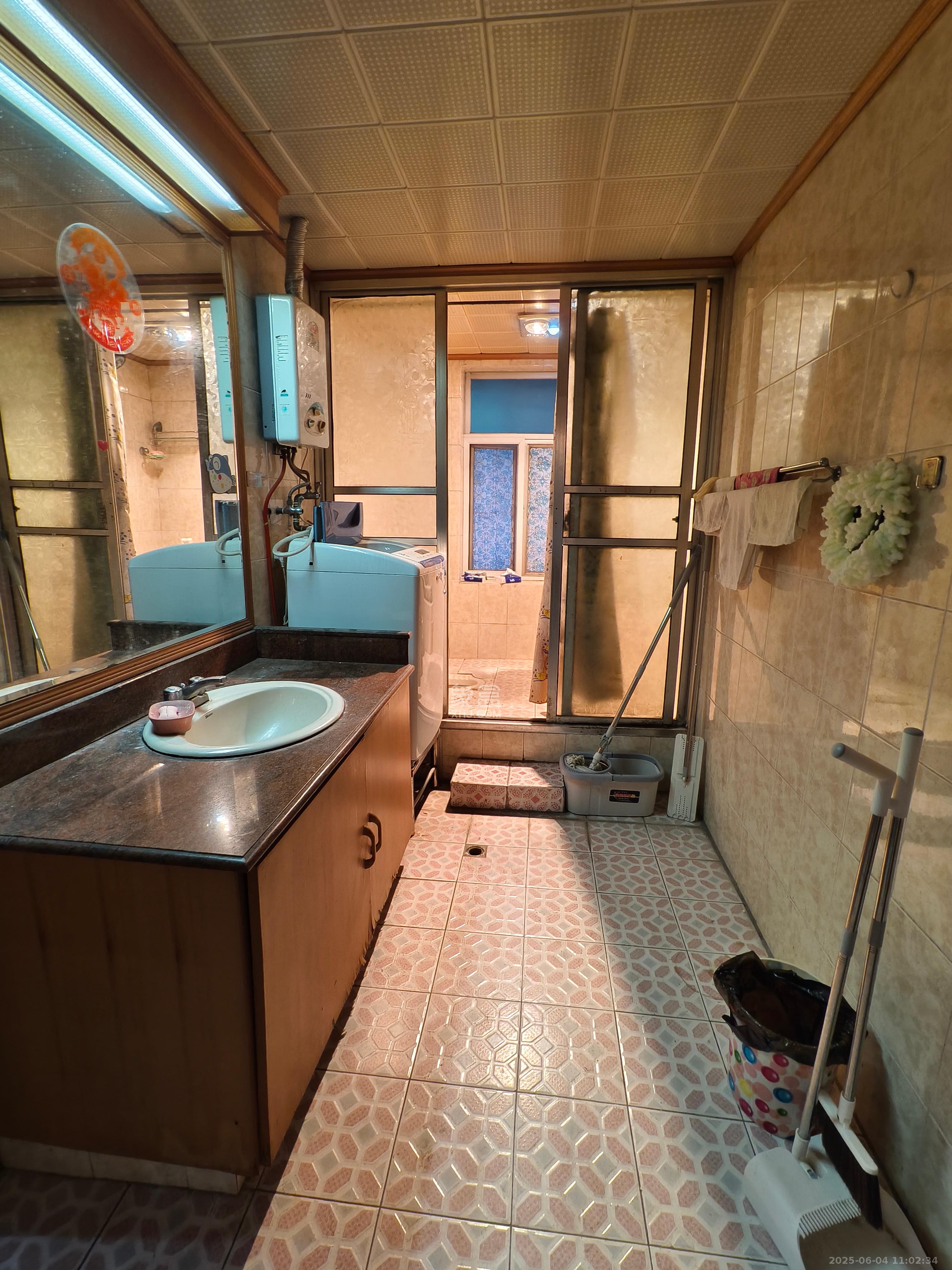 鸿园小区 5室2厅1卫 3200.0元/月 鸿园小区 5室2厅1卫 3200.0元/月室内图