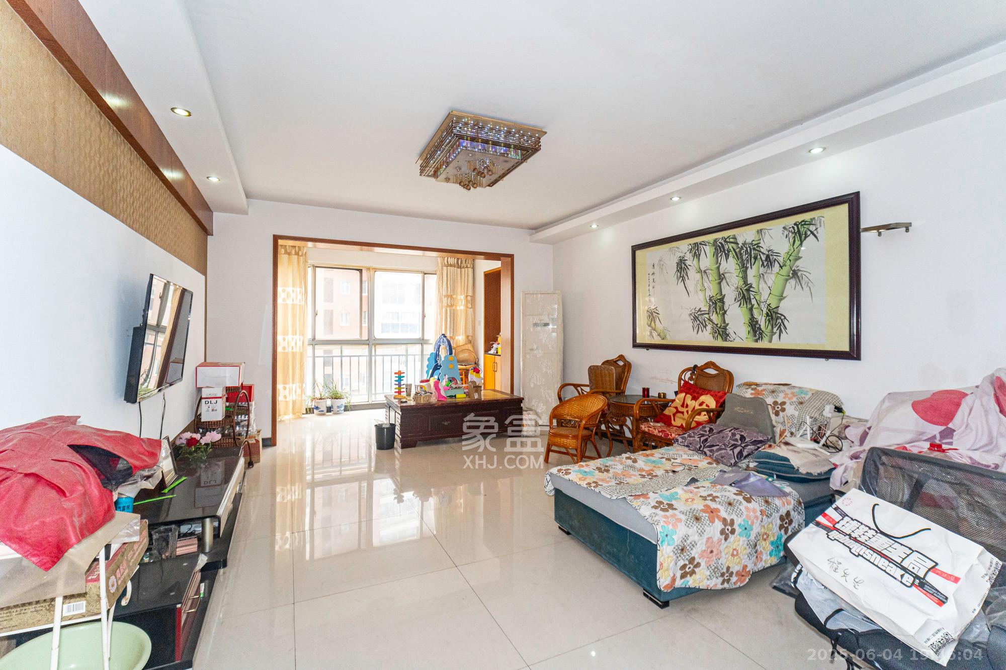 湘楚家园 3室2厅1卫 58.8万 湘楚家园 3室2厅1卫 58.8万客厅