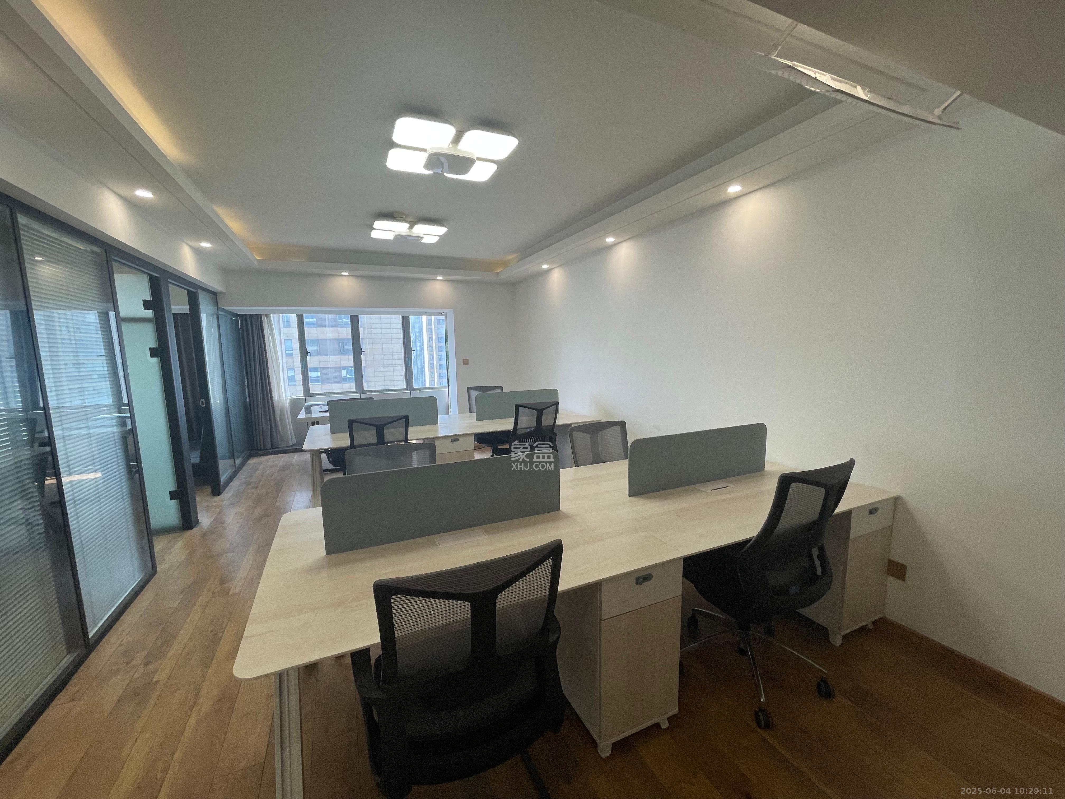 保利国际广场 1室1厅1卫 4500.0元/月 保利国际广场 1室1厅1卫 4500.0元/月室内图