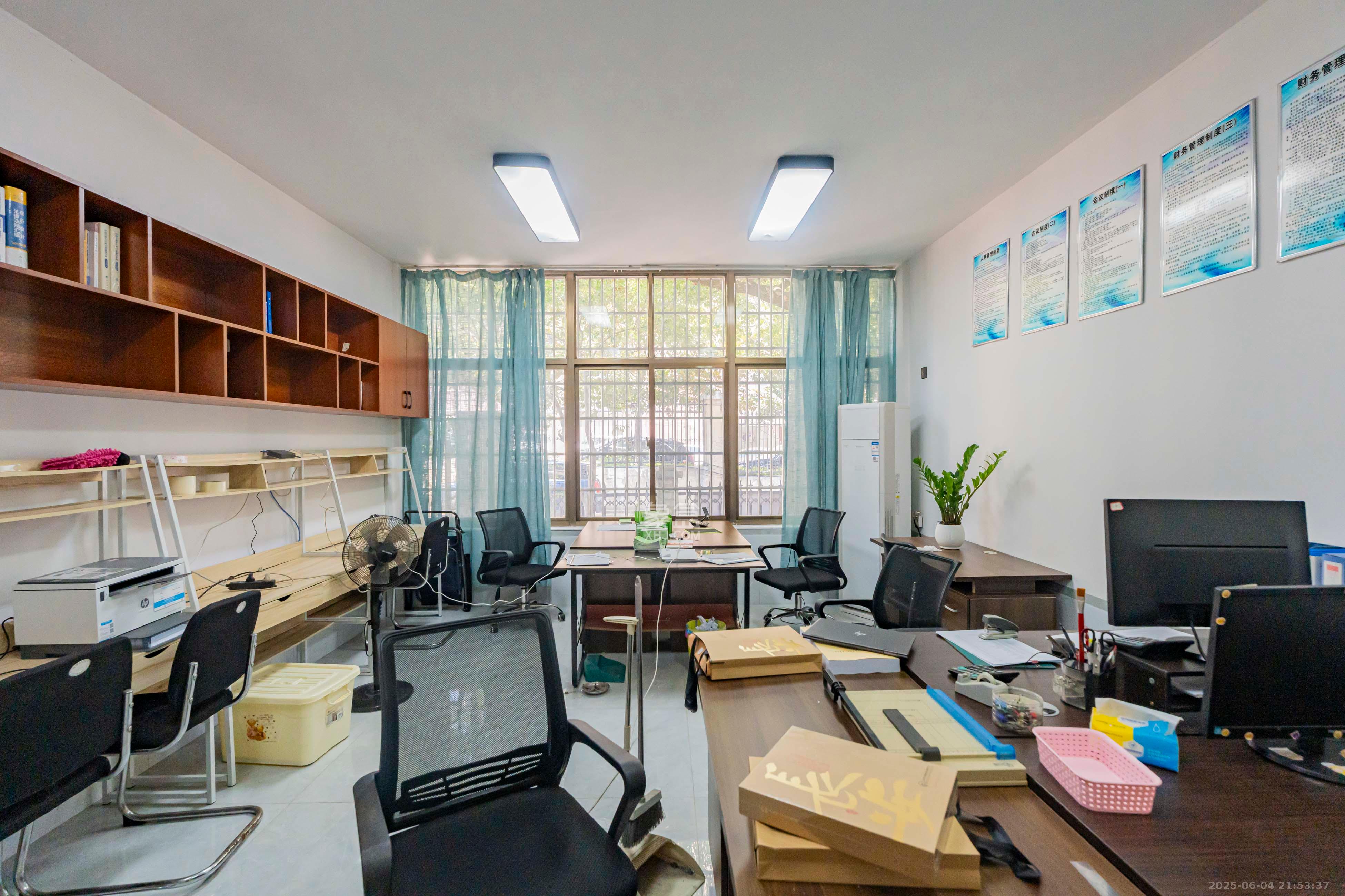 御景龙城  6室2厅3卫    398.0万 御景龙城  6室2厅3卫    398.0万