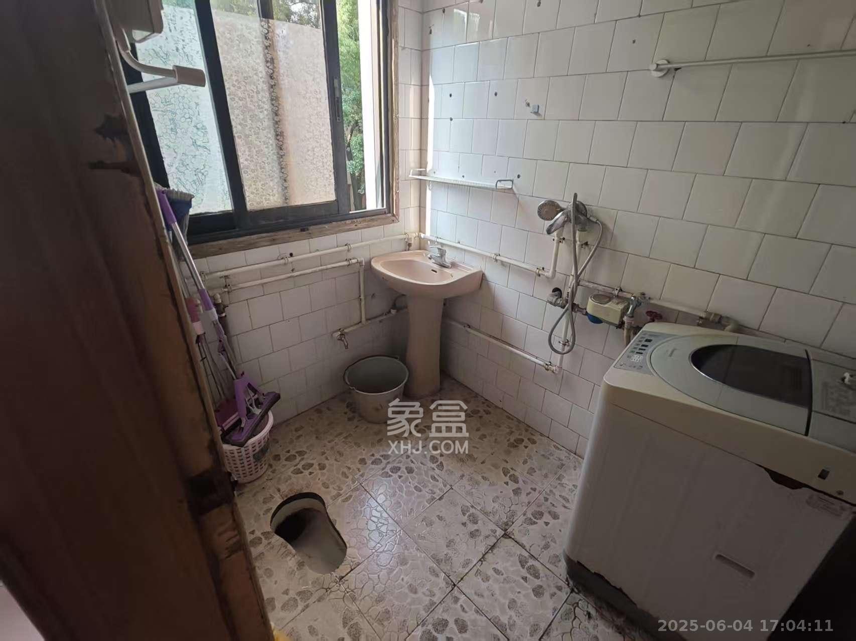 省水院宿舍 2室1厅1卫 1500.0元/月 省水院宿舍 2室1厅1卫 1500.0元/月室内图