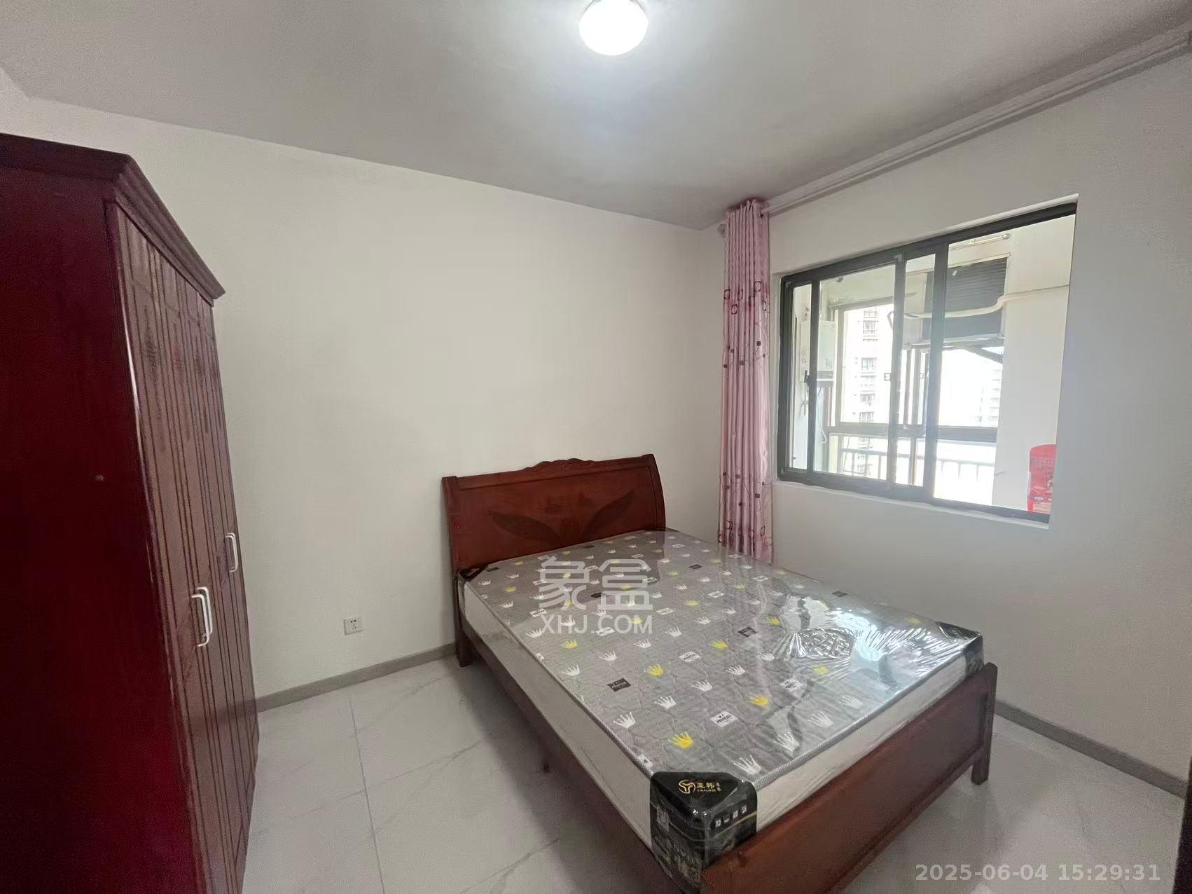 旭辉华庭 3室2厅1卫 2400.0元/月 旭辉华庭 3室2厅1卫 2400.0元/月室内图