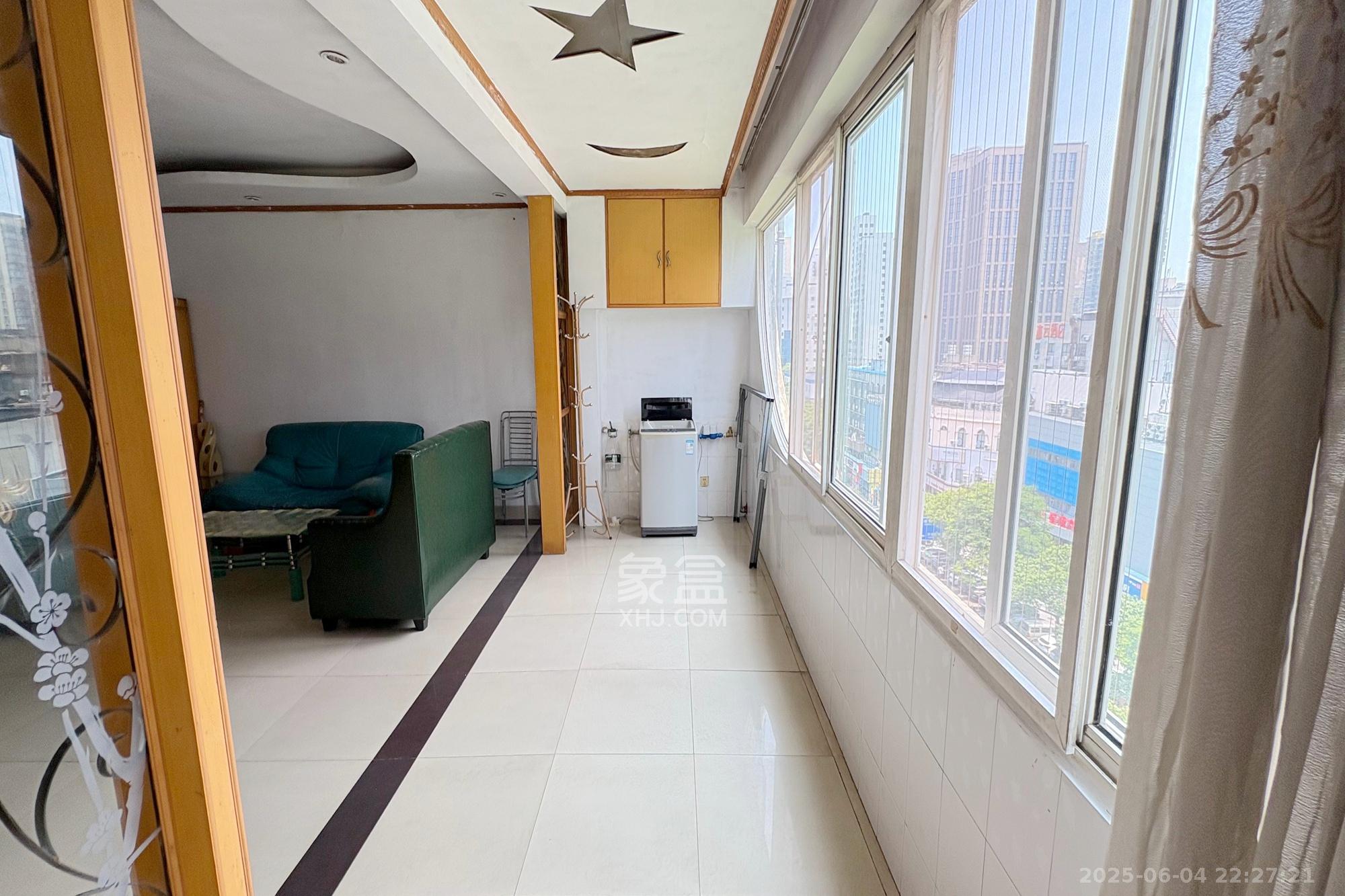 建材设计研究院综合楼（省建筑材料研究设计院宿舍）  2室1厅1卫   69.00万阳台