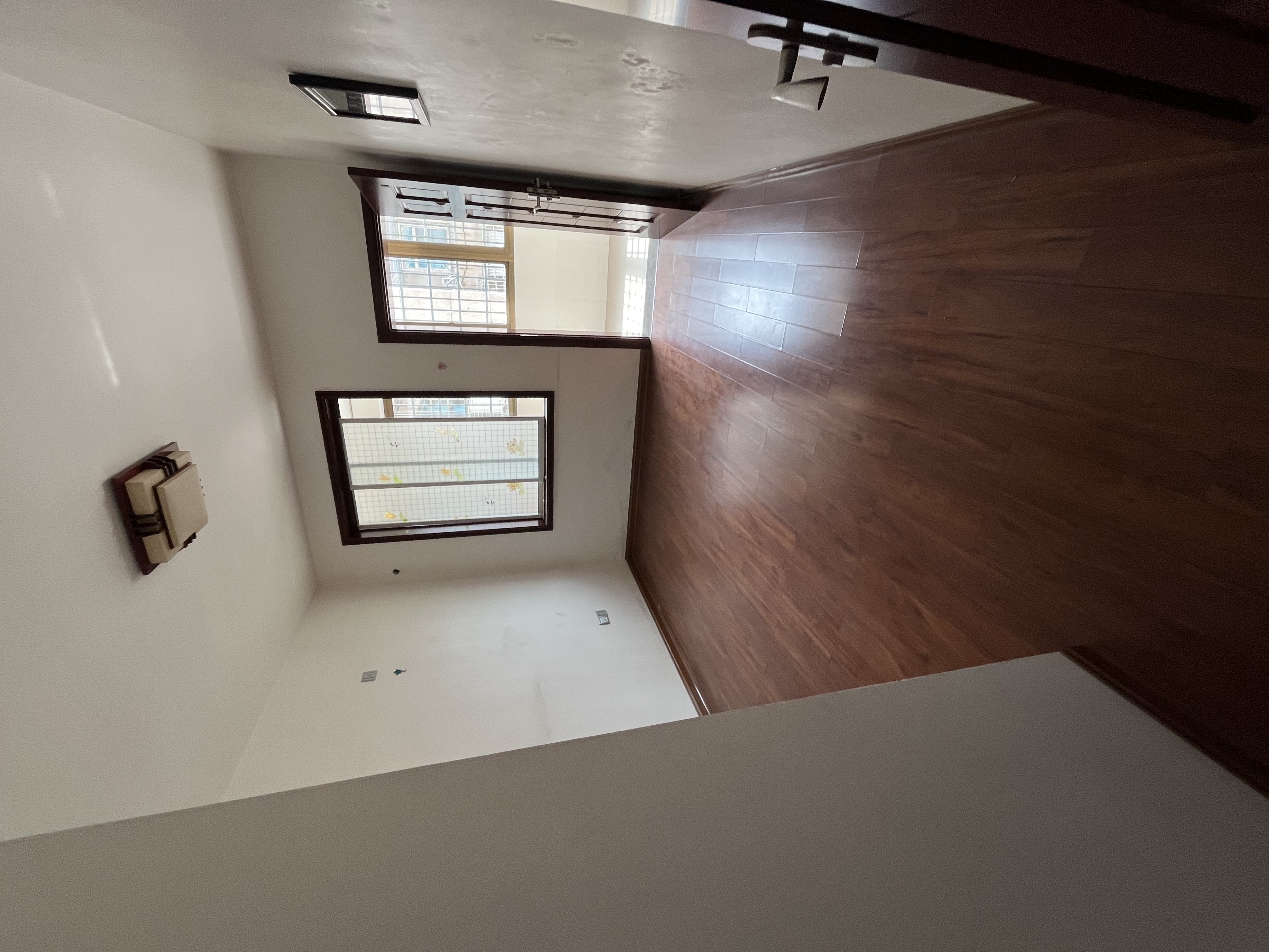 盐业局 1室0厅0卫 1200.0元/月 盐业局 1室0厅0卫 1200.0元/月室内图