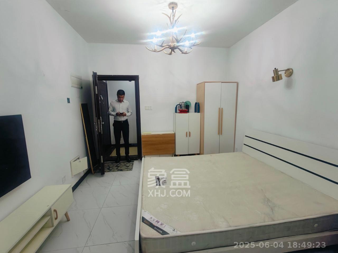 中南红领邦（红星嘉和苑）  1室1厅1卫   1300.00元/月室内图