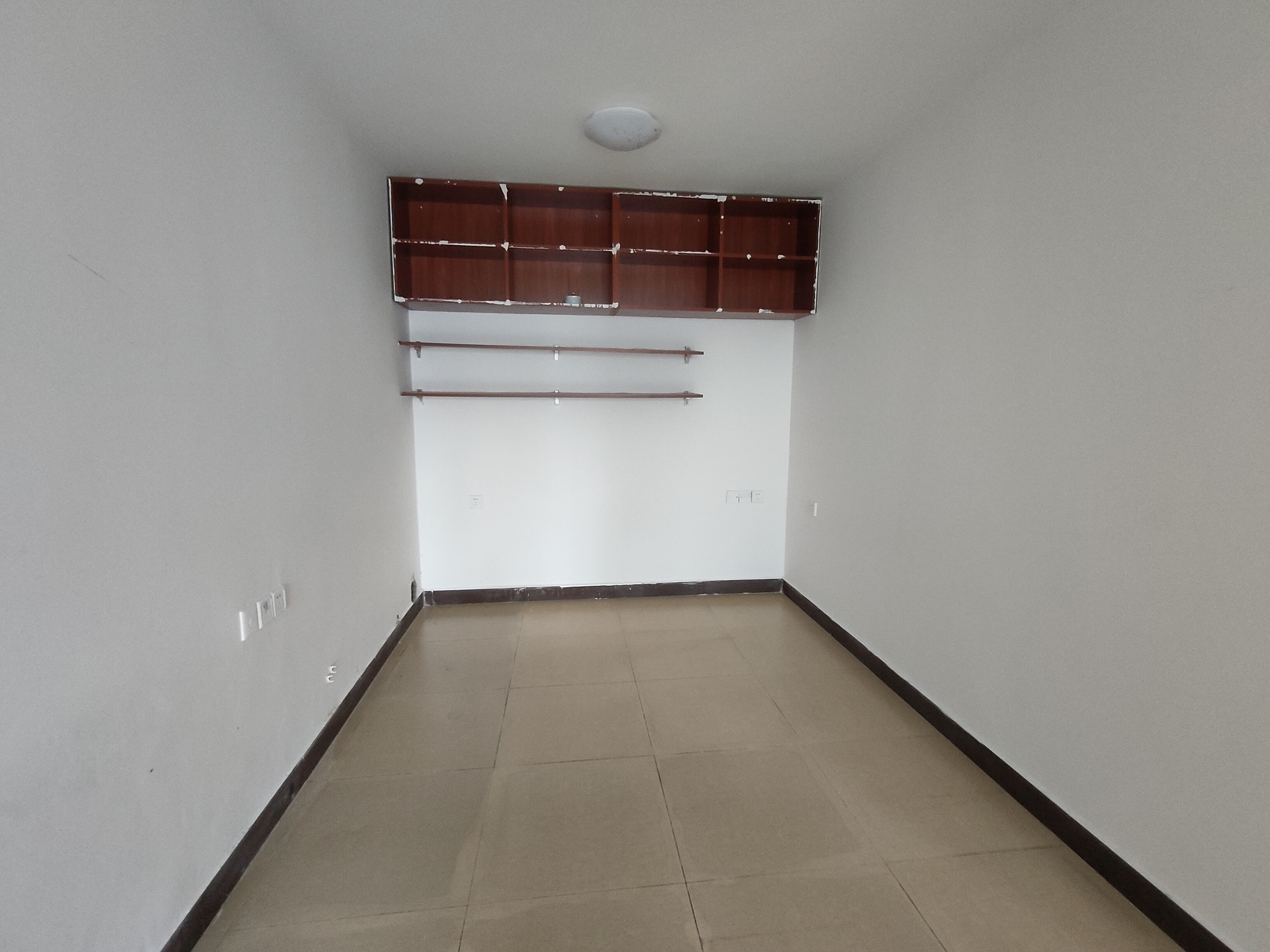 帝国大厦 2室2厅1卫 2200.0元/月 帝国大厦 2室2厅1卫 2200.0元/月室内图