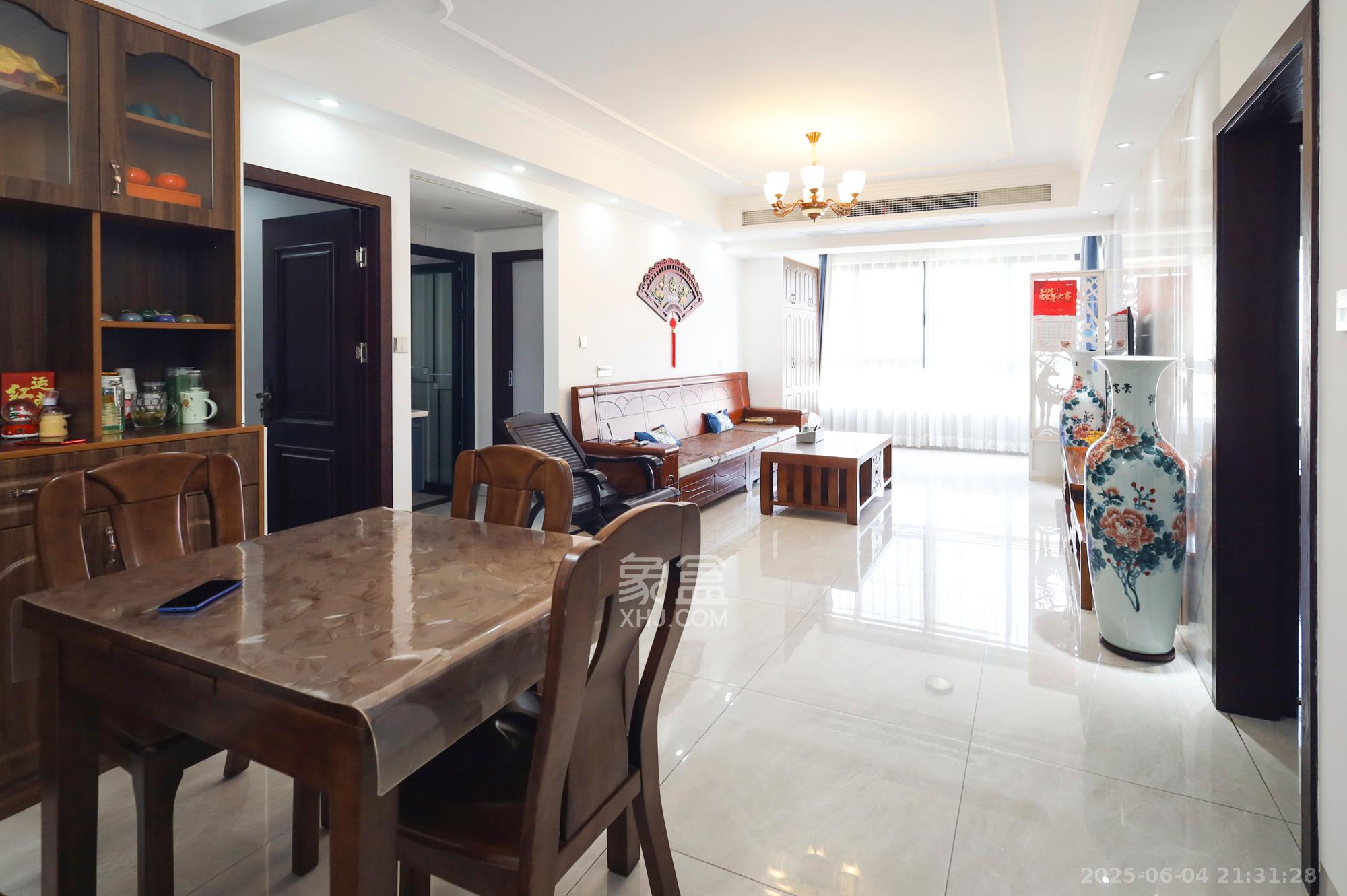 钱隆世家 3室2厅2卫 84.8万 钱隆世家 3室2厅2卫 84.8万客厅