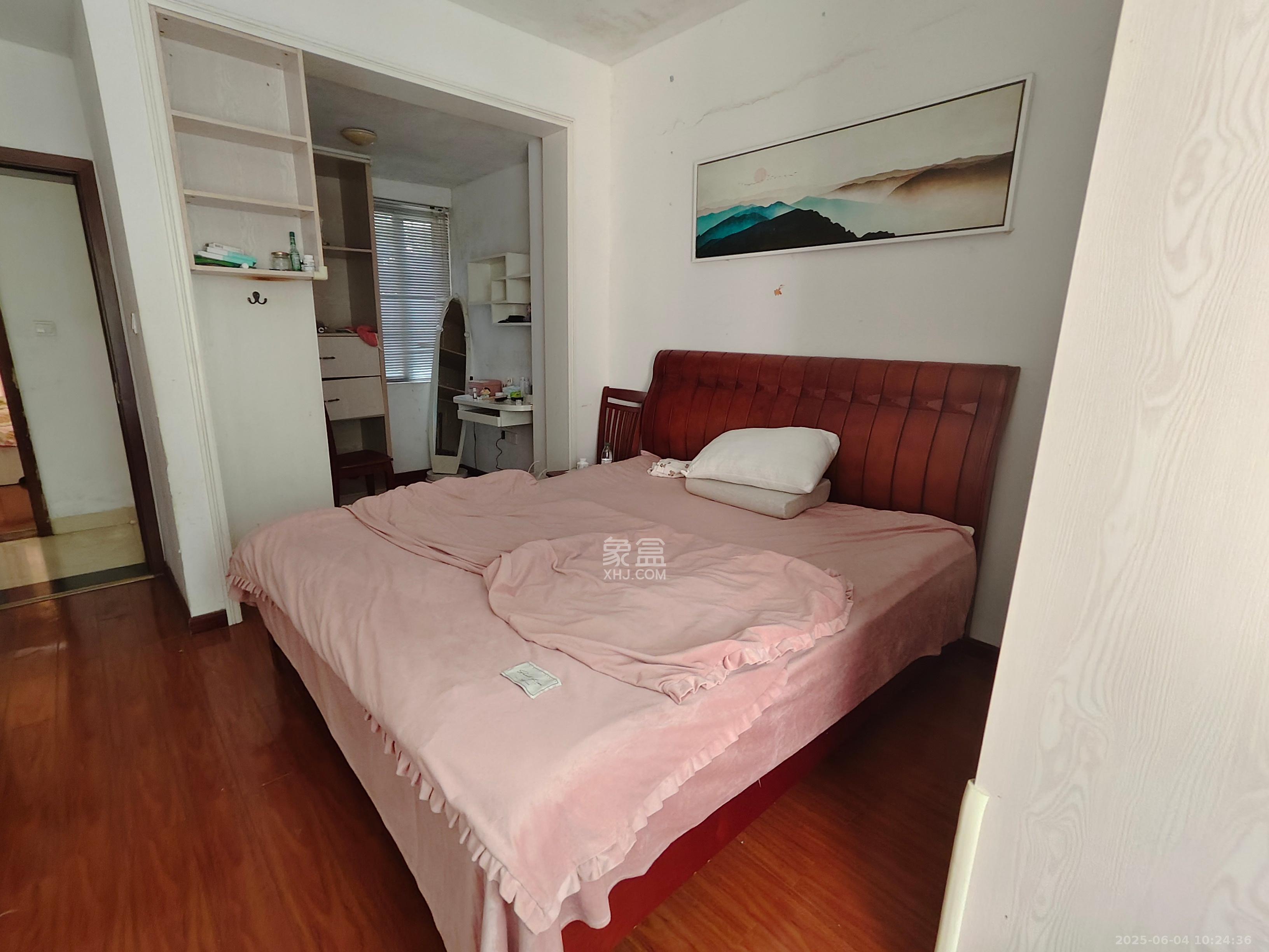 湘府十城(汇财御景湾新寓,汇财国际) 3室2厅1卫 2300.0元/月 湘府十城(汇财御景湾新寓,汇财国际) 3室2厅1卫 2300.0元/月室内图