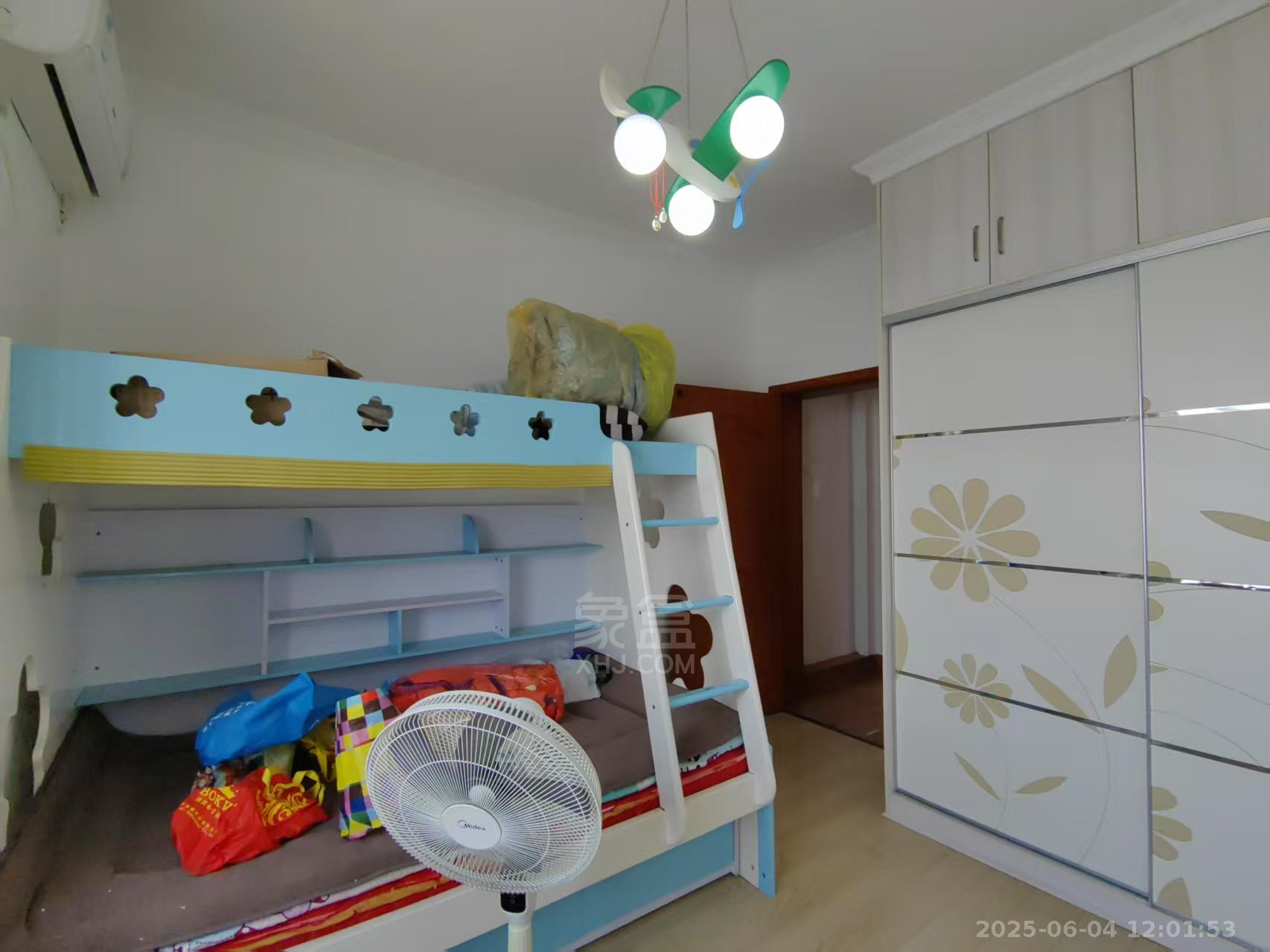 印象华都 4室2厅1卫 1800.0元/月 印象华都 4室2厅1卫 1800.0元/月室内图