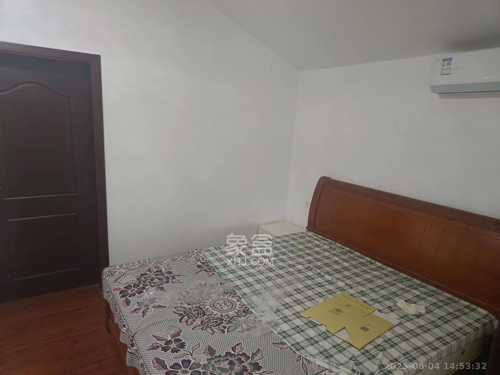 郡原居里 3室2厅1卫 2200.0元/月 郡原居里 3室2厅1卫 2200.0元/月室内图