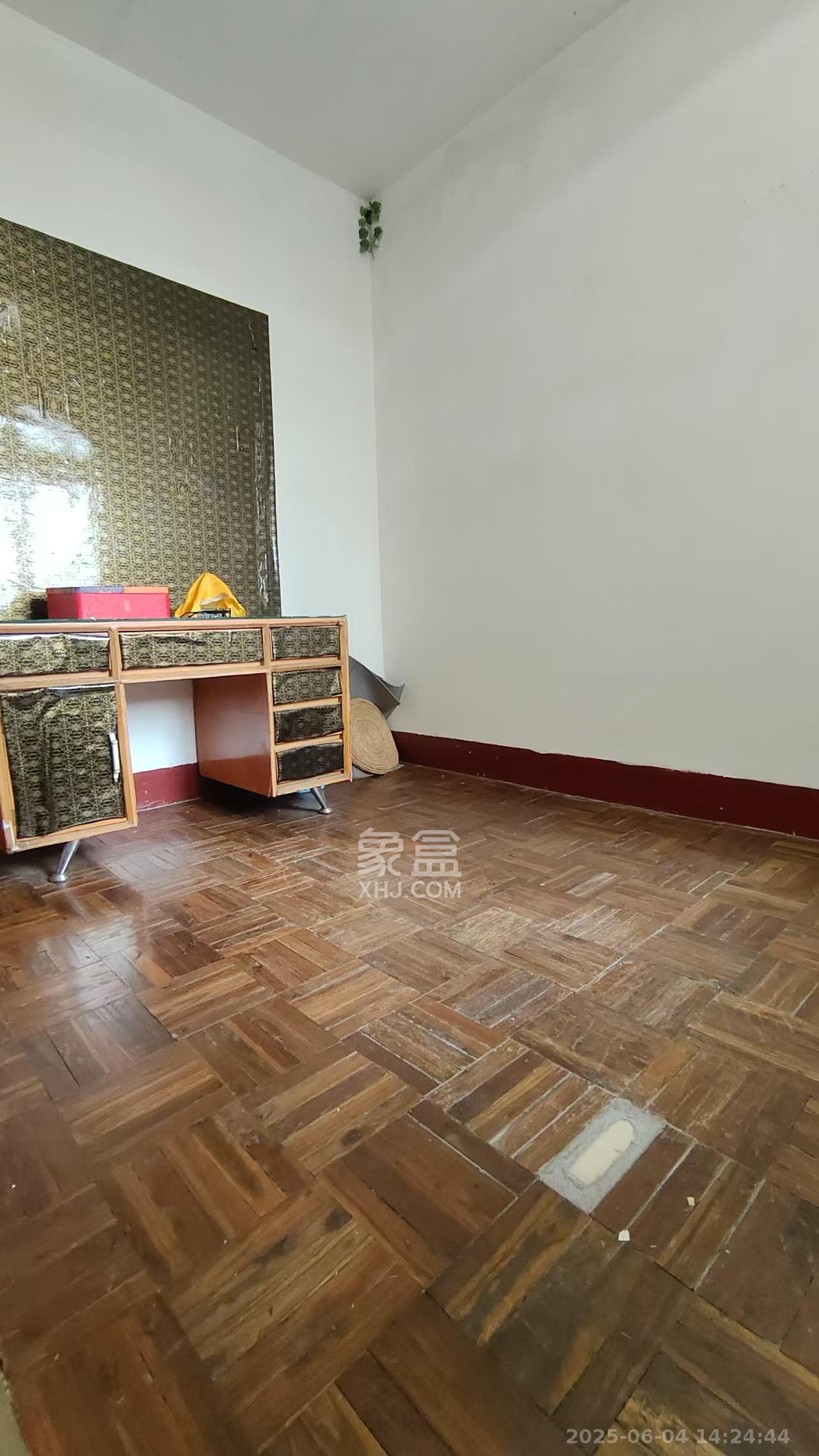 向韶村  3室2厅1卫   1500.00元/月室内图