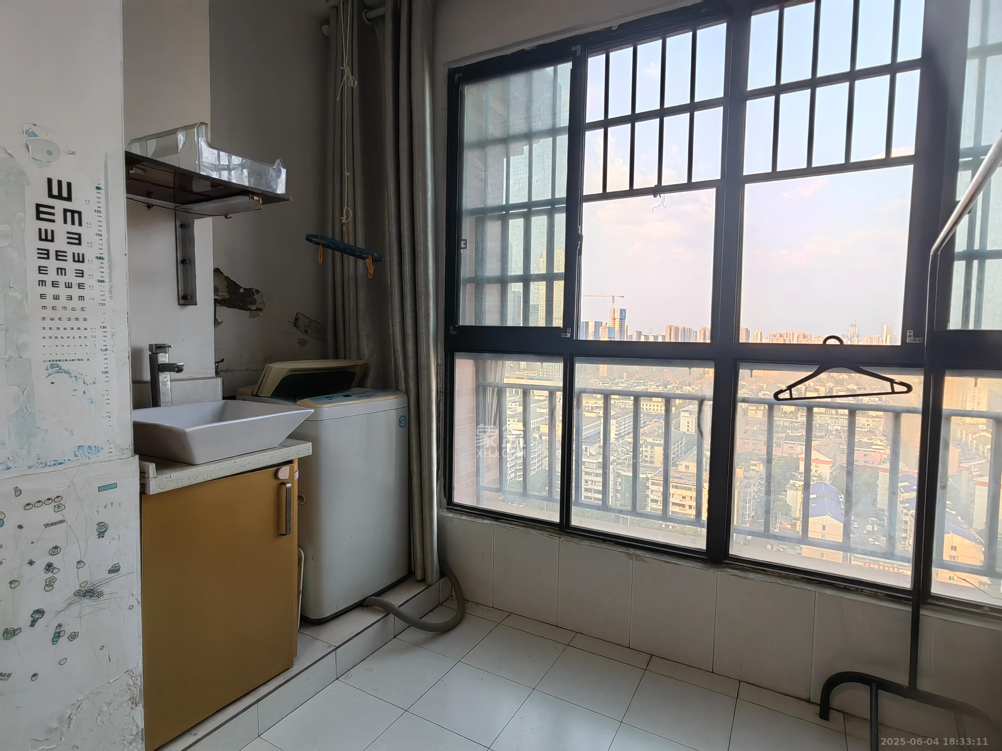 东玺门 2室2厅1卫 2500.0元/月 东玺门 2室2厅1卫 2500.0元/月室内图