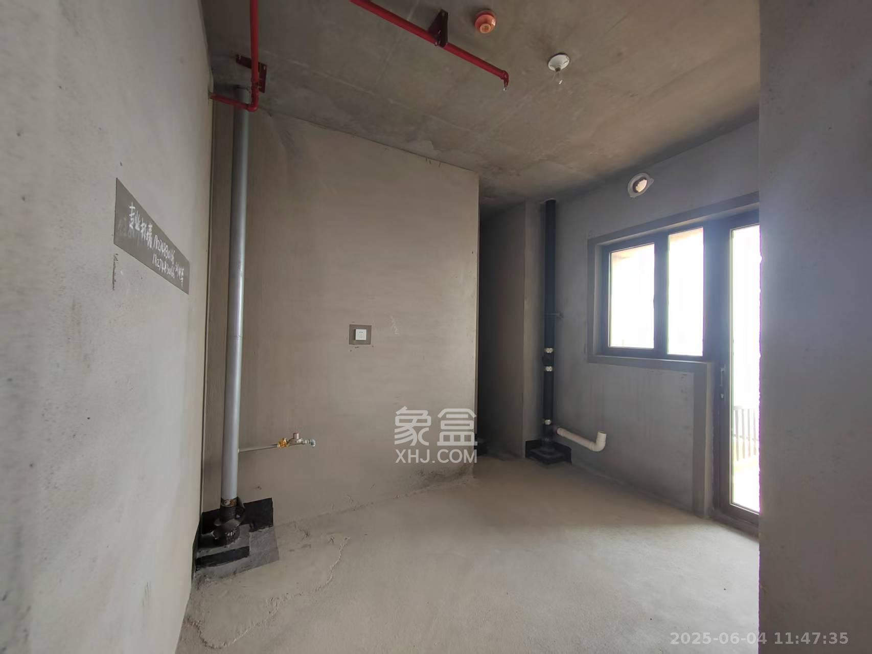 中建江山壹号 4室2厅2卫 8200.0元/月 中建江山壹号 4室2厅2卫 8200.0元/月室内图