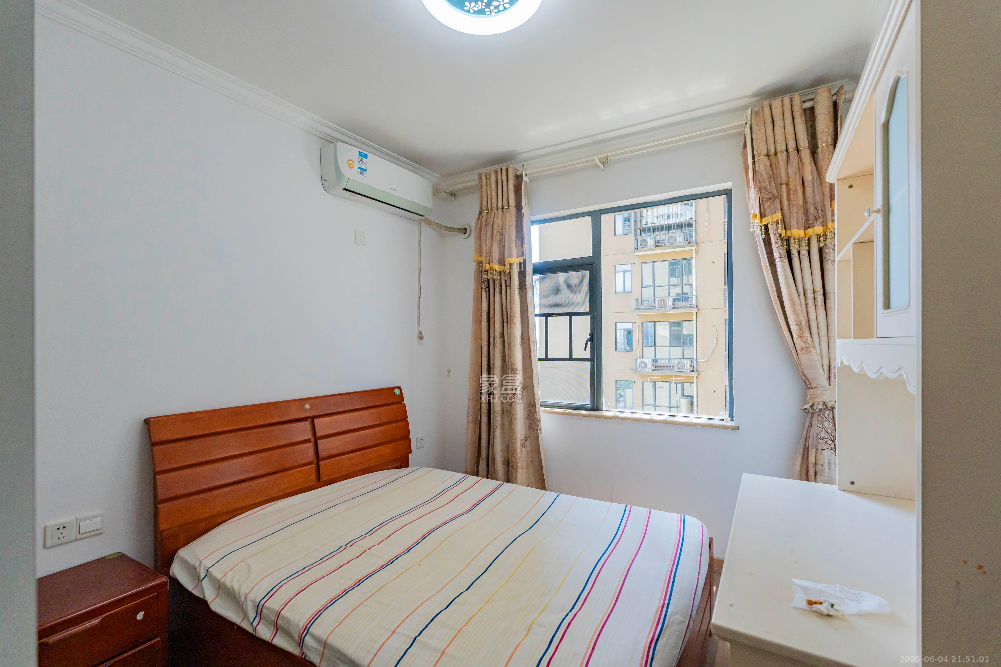 悦湖山 4室2厅1卫 75.0万 悦湖山 4室2厅1卫 75.0万卧室