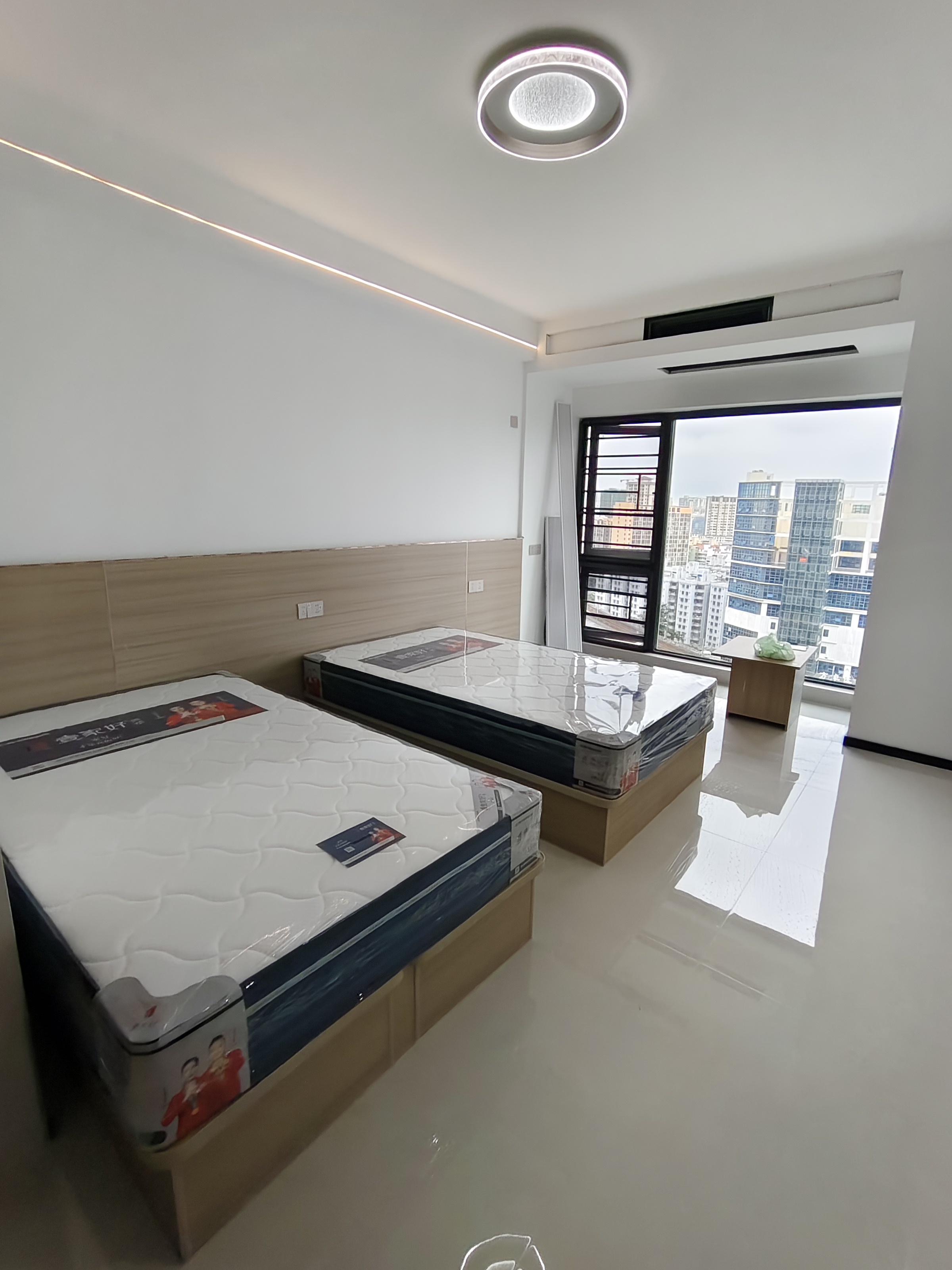 龙湖光年  1室1厅1卫   2300.00元/月室内图