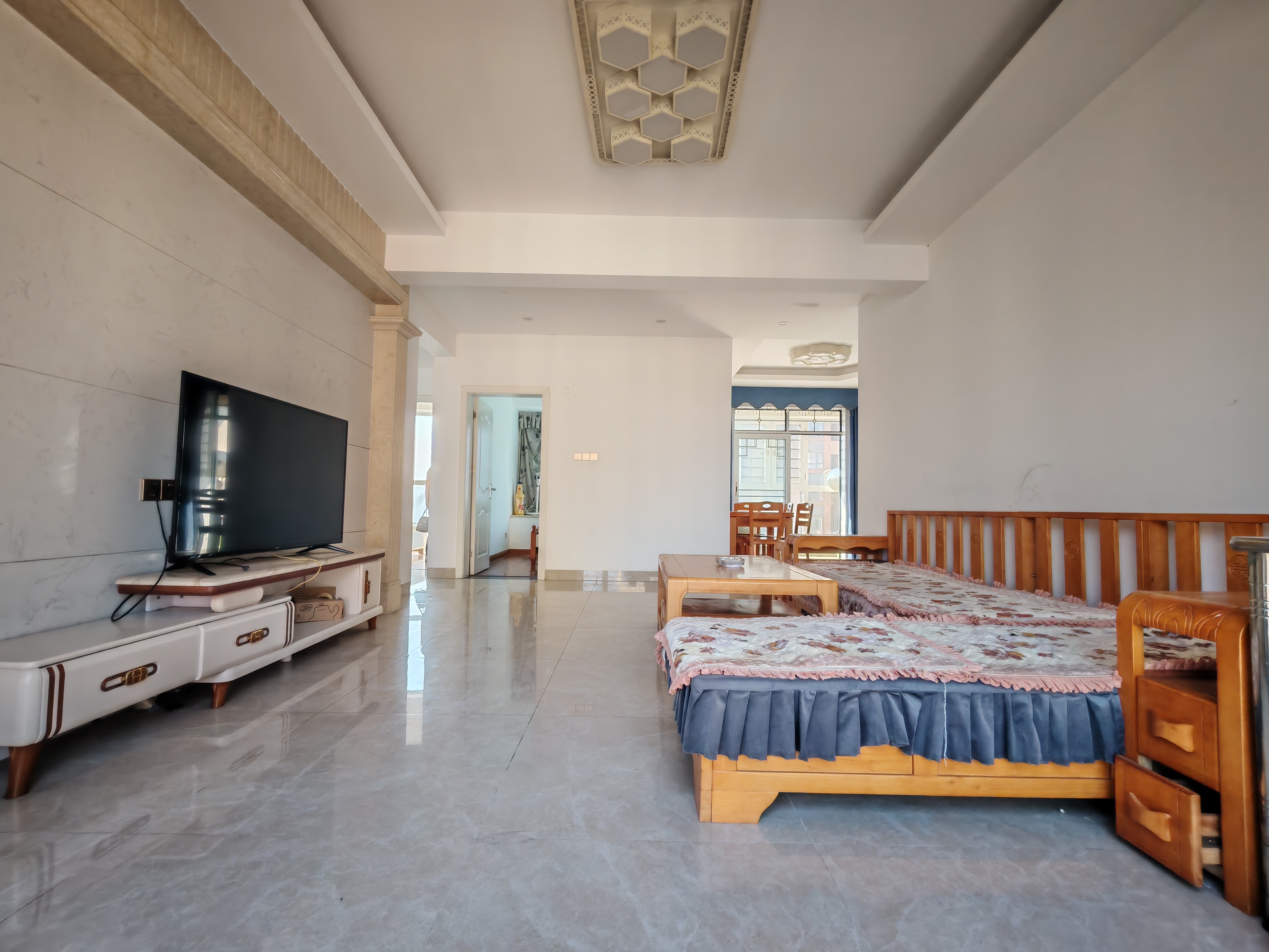 百弘学府城 3室2厅2卫 68.0万 百弘学府城 3室2厅2卫 68.0万客厅