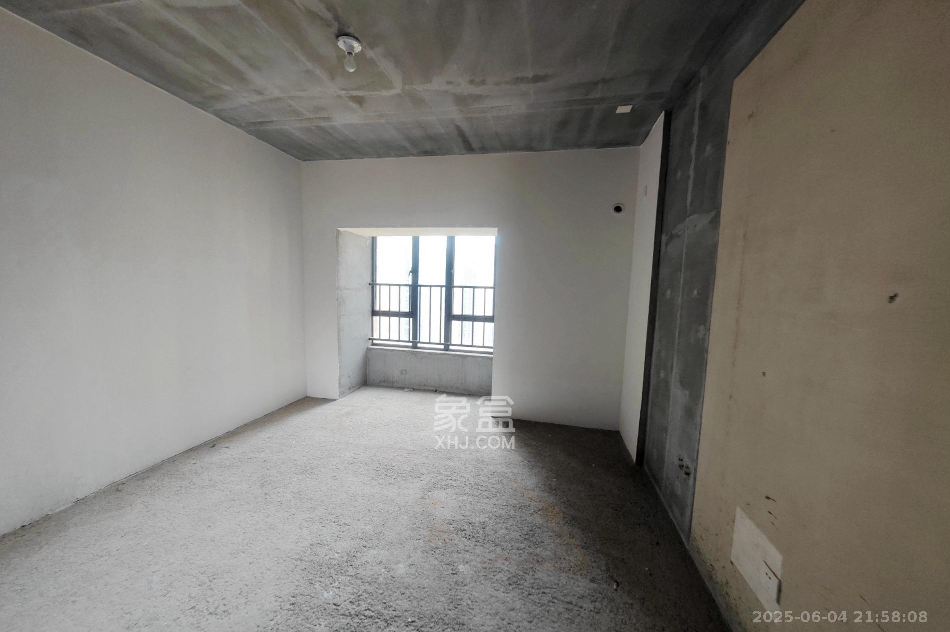 国欣向荣府 3室2厅2卫 130.0万 国欣向荣府 3室2厅2卫 130.0万卧室